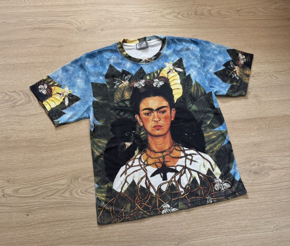 Vintage 00 S Frida Kahlo Artist All Over Print T Shirt Hoodie, Sweatshirt | FlexRushtees.com