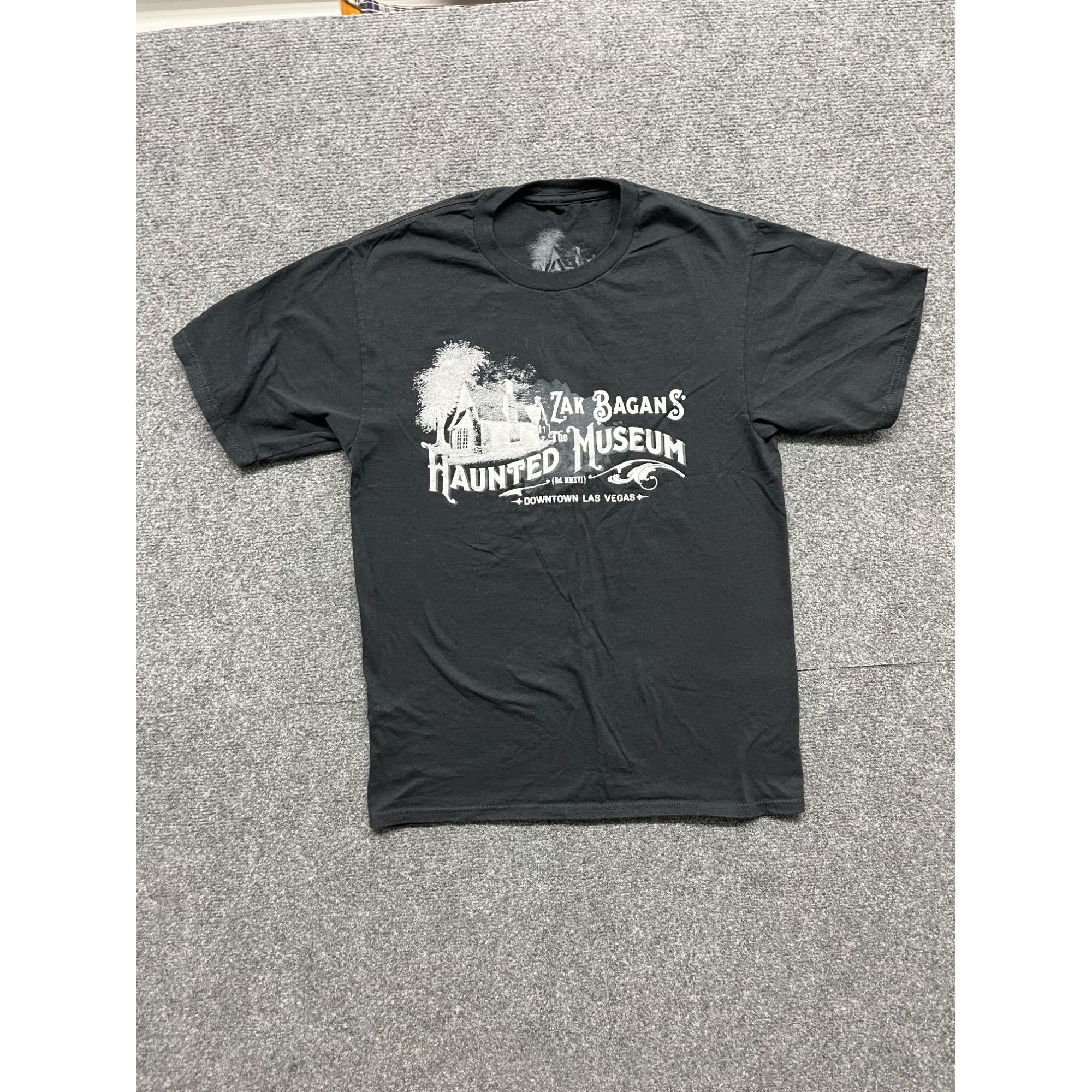 Gildan Zak Bagans Haunted Museum T Shirt Size Small