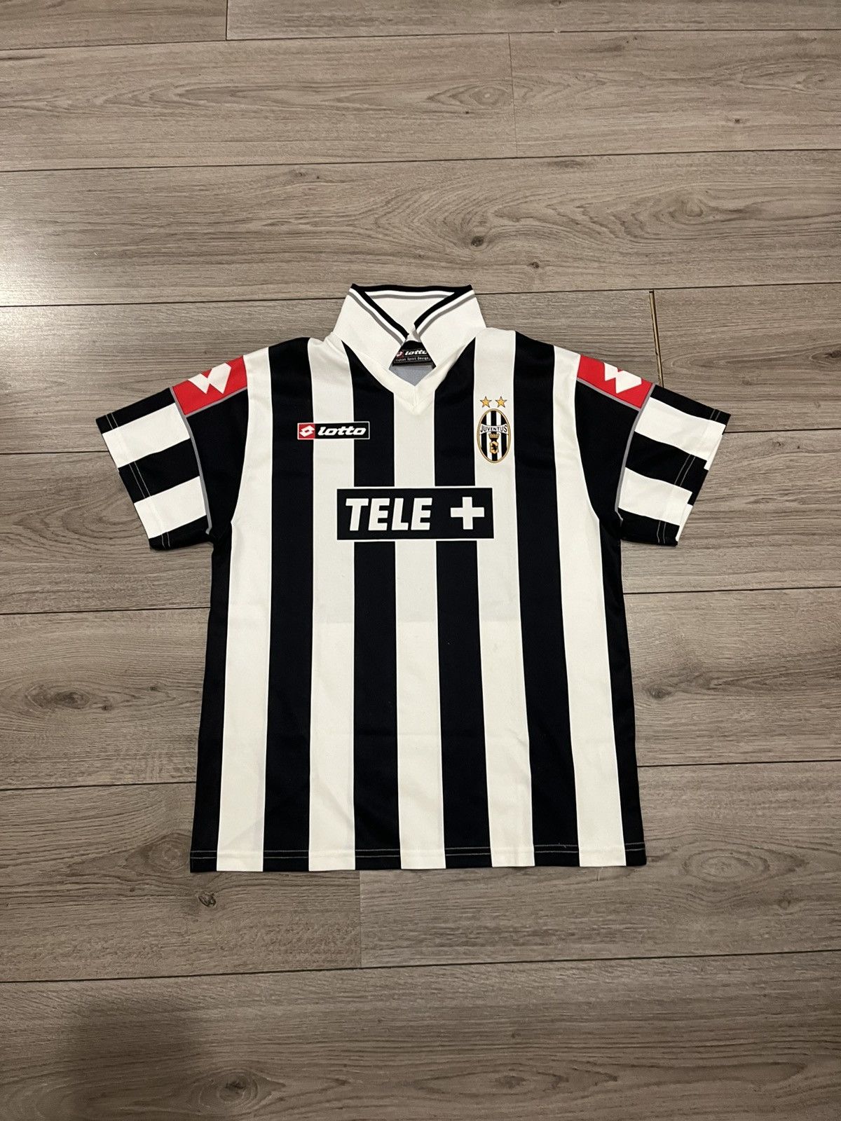 Vintage Juventus 2000 01 Football Shirt Lotto Soccer Vintage Jersey
