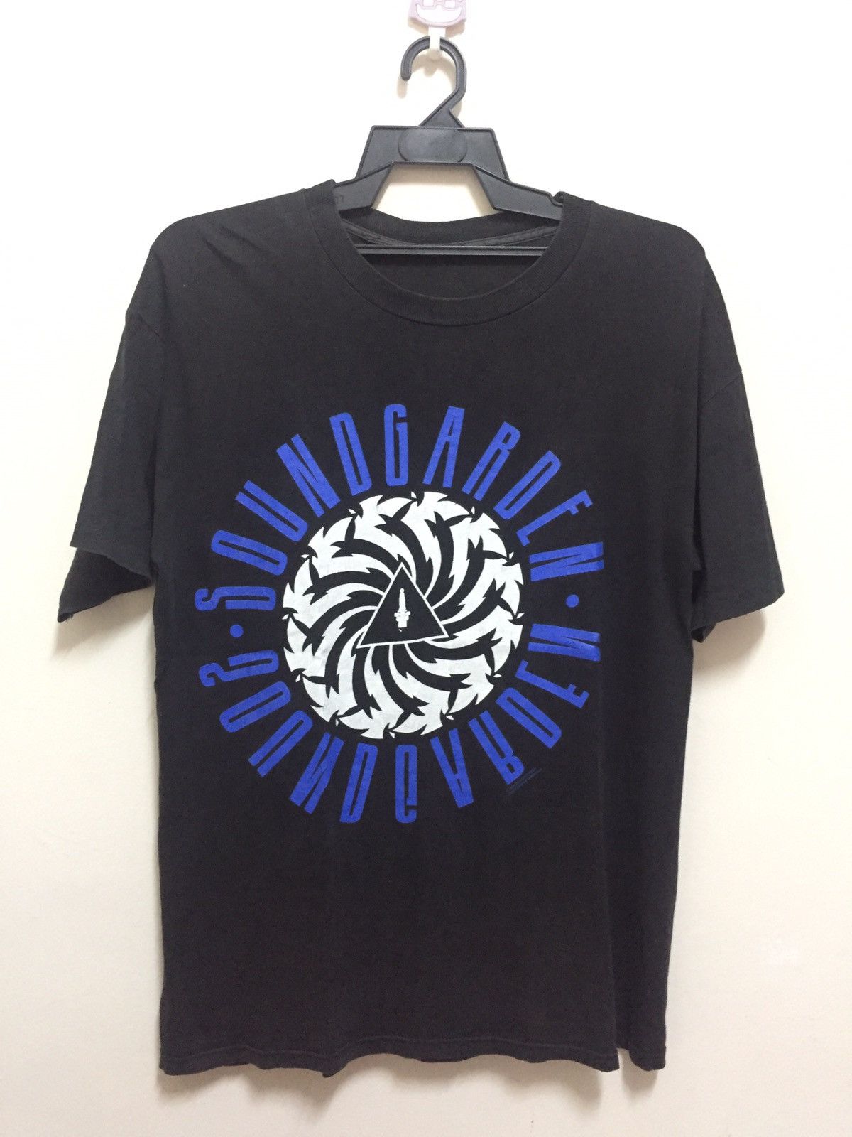 Vintage Soundgarden Badmotorfinger 1992 T-Shirts, Hoodie, Sweatshirt | FlexRushtees.com