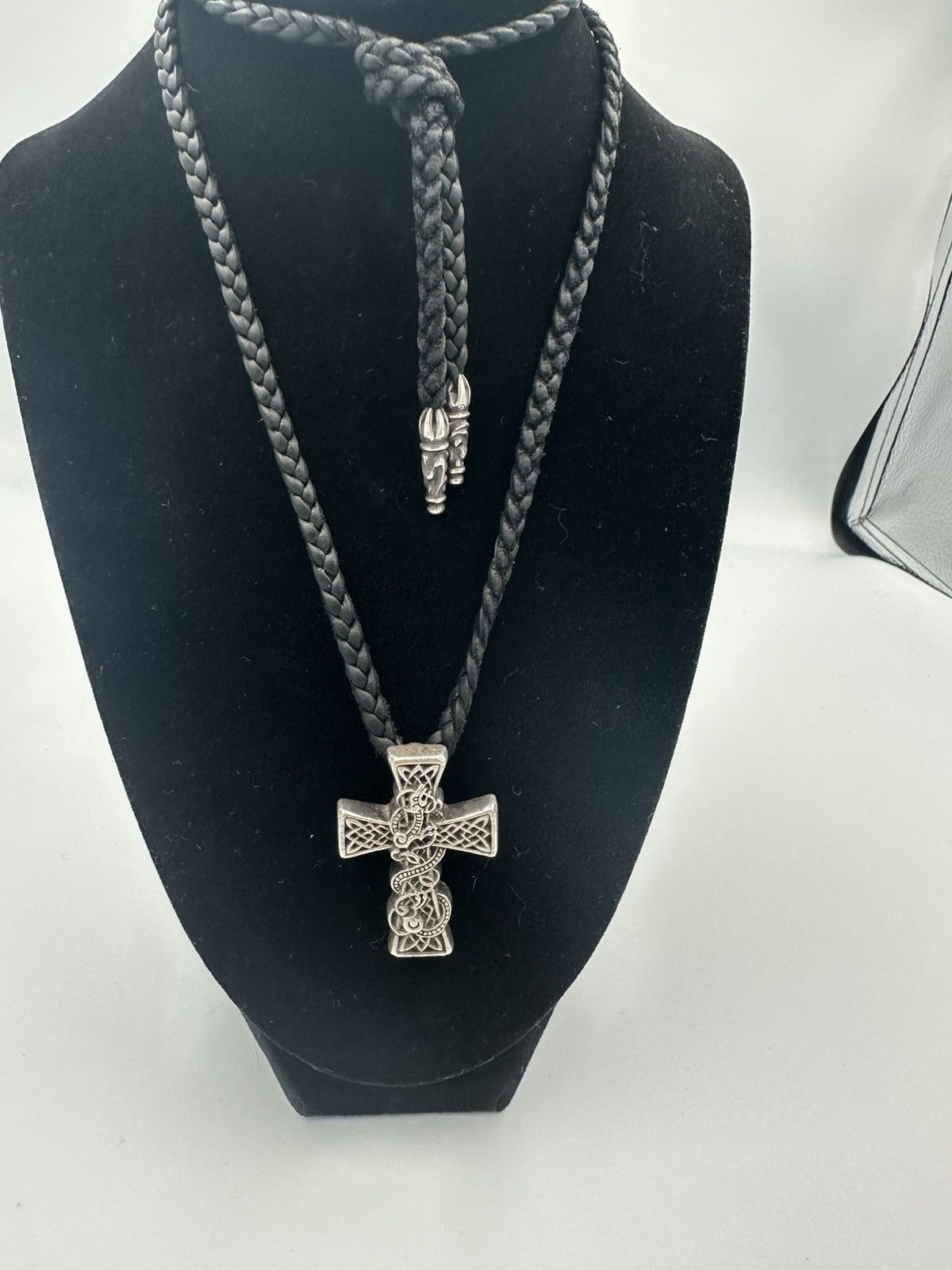Hearts Rare Chrome Hearts Celtic Cross Necklace Vintage T-Shirts, Hoodie, Sweatshirt | AU16VibeMintTees.com