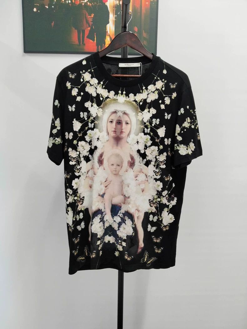 Givenchy T Shirt Size S 150 Retail Price 3800 Hoodie, Sweatshirt | FlexRushtees.com