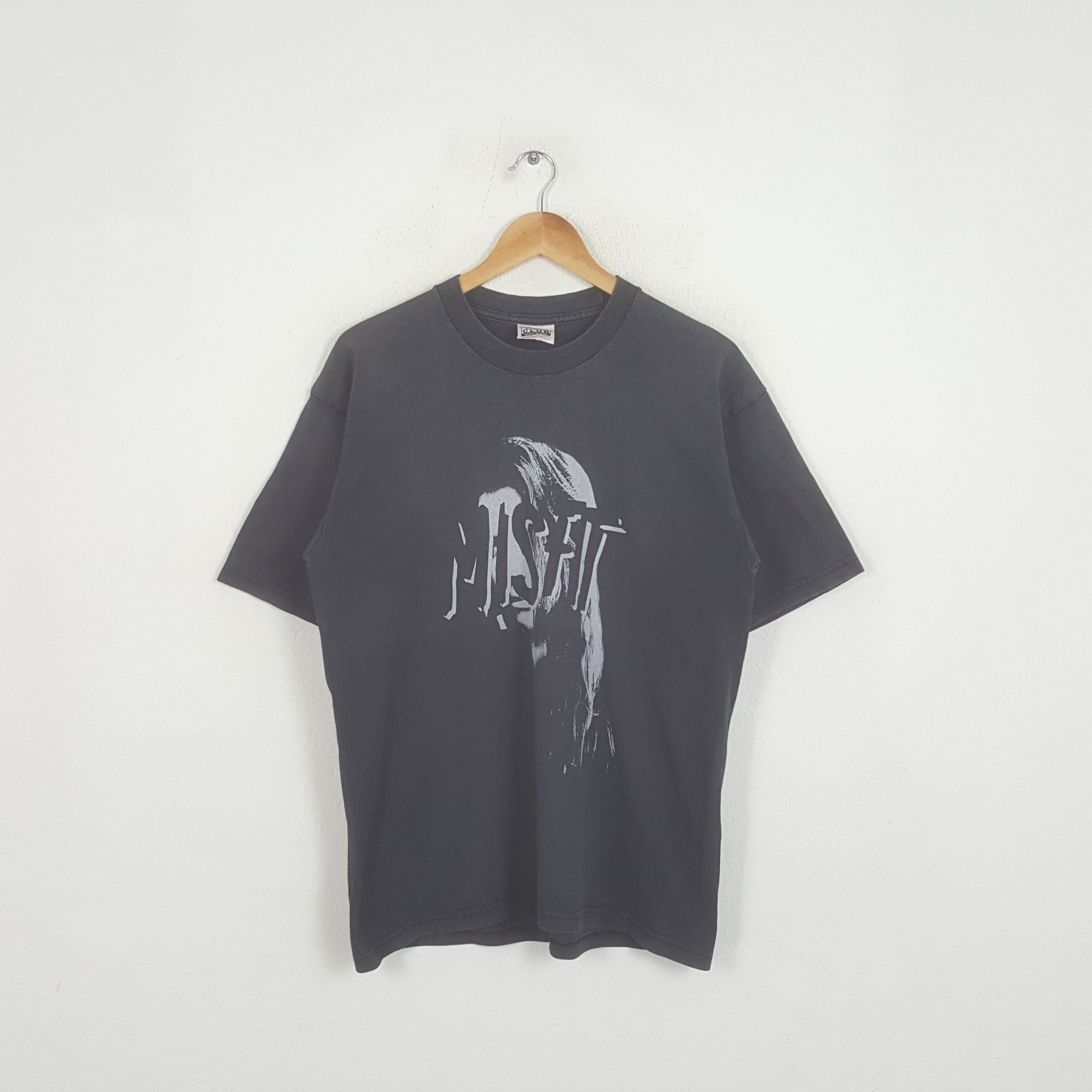 Misfits X Vintage Vintage Misfit American Punk Rock Band Tshirt Hoodie, Sweatshirt | FlexRushtees.com