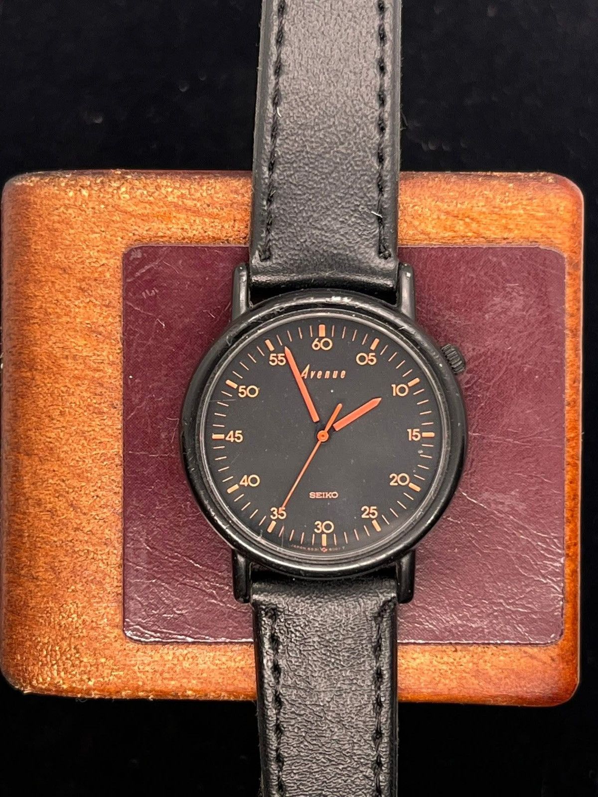 Seiko Vtg 80s 90s Seiko Avenue Quartz Black Dial Orange Accents T-Shirts, Hoodie, Sweatshirt | FlexRushtees.com
