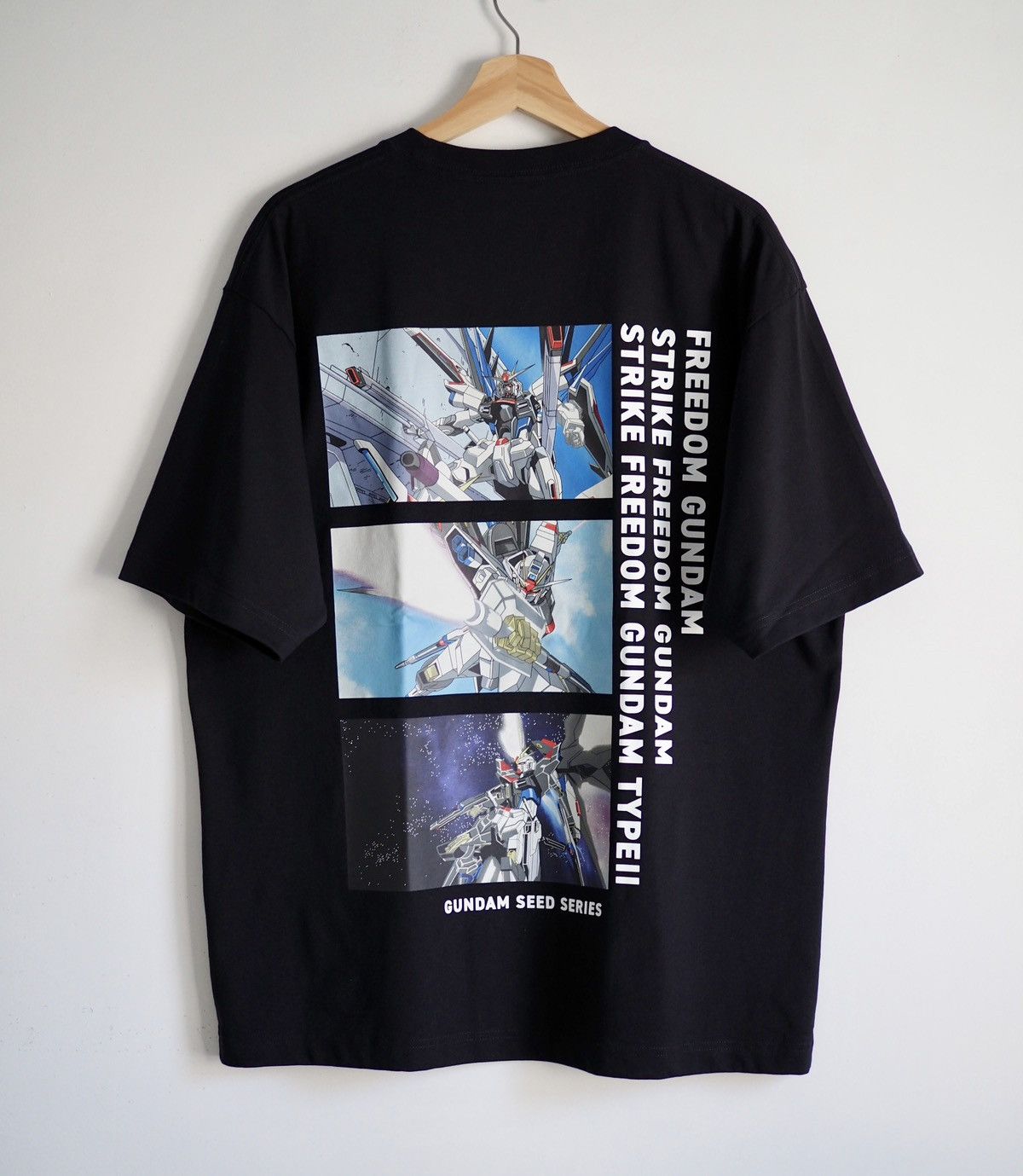 Gundam Uniqlo Graphic T Shirt Size Medium