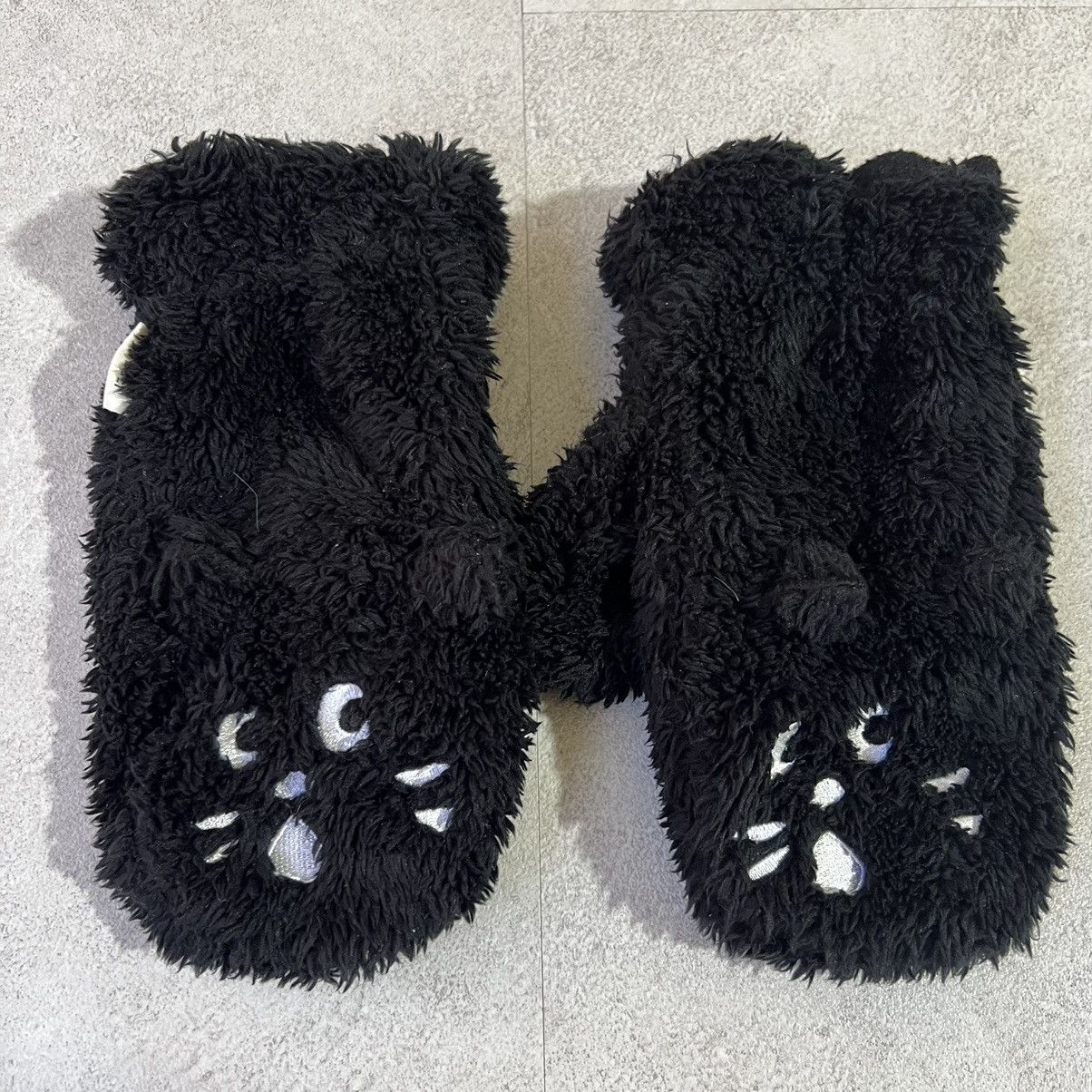 Net Ne Net Black Cat Fur Fuzzy Glove T-Shirts, Hoodie, Sweatshirt | FlexRushtees.com