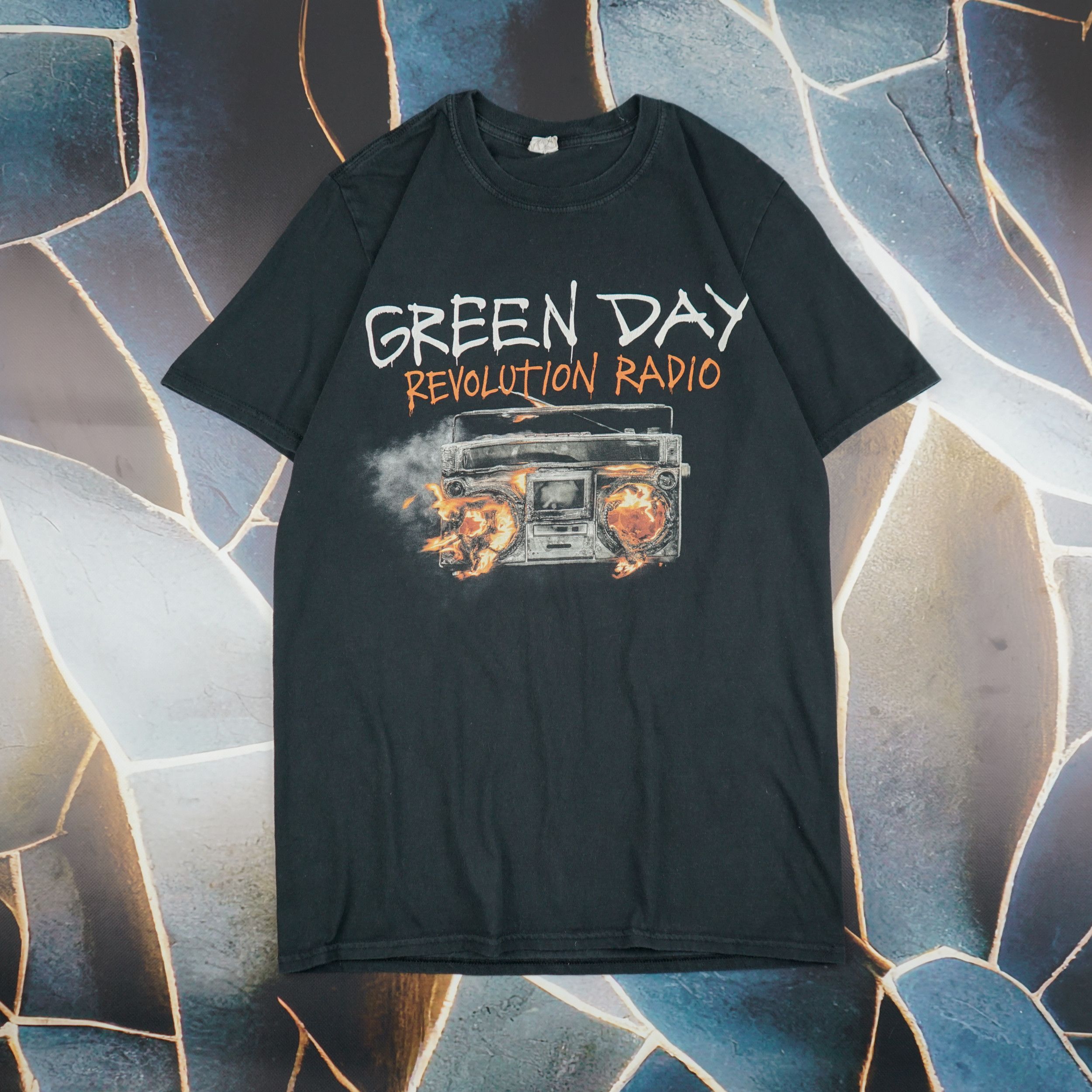 Vintage 2017 Green Day Tour T Shirt Hoodie, Sweatshirt | FlexRushtees.com