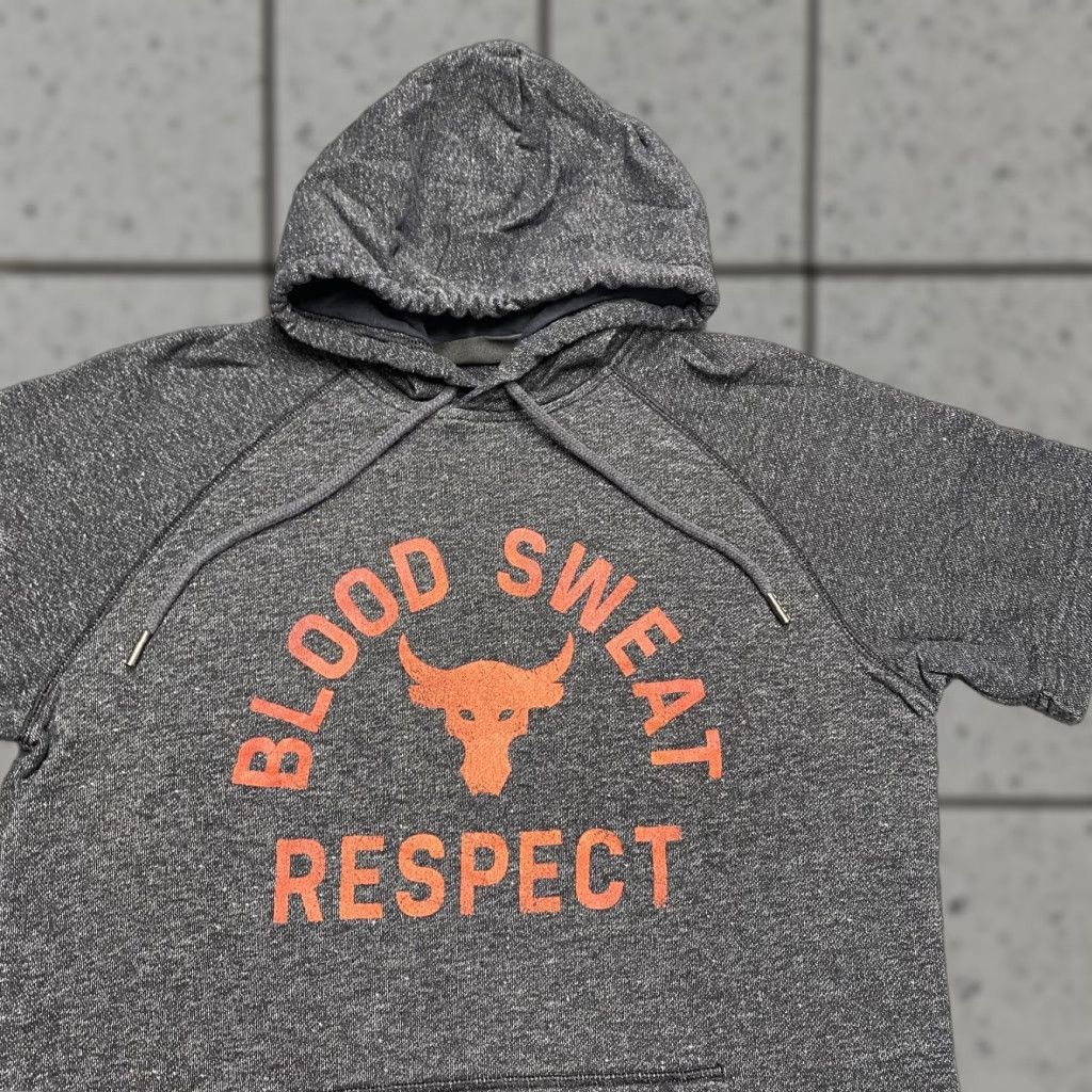 Armour Under Armour Shirt Mens M Gray Project Rock Hooded Pullover Graphic Print Blood Sweat R