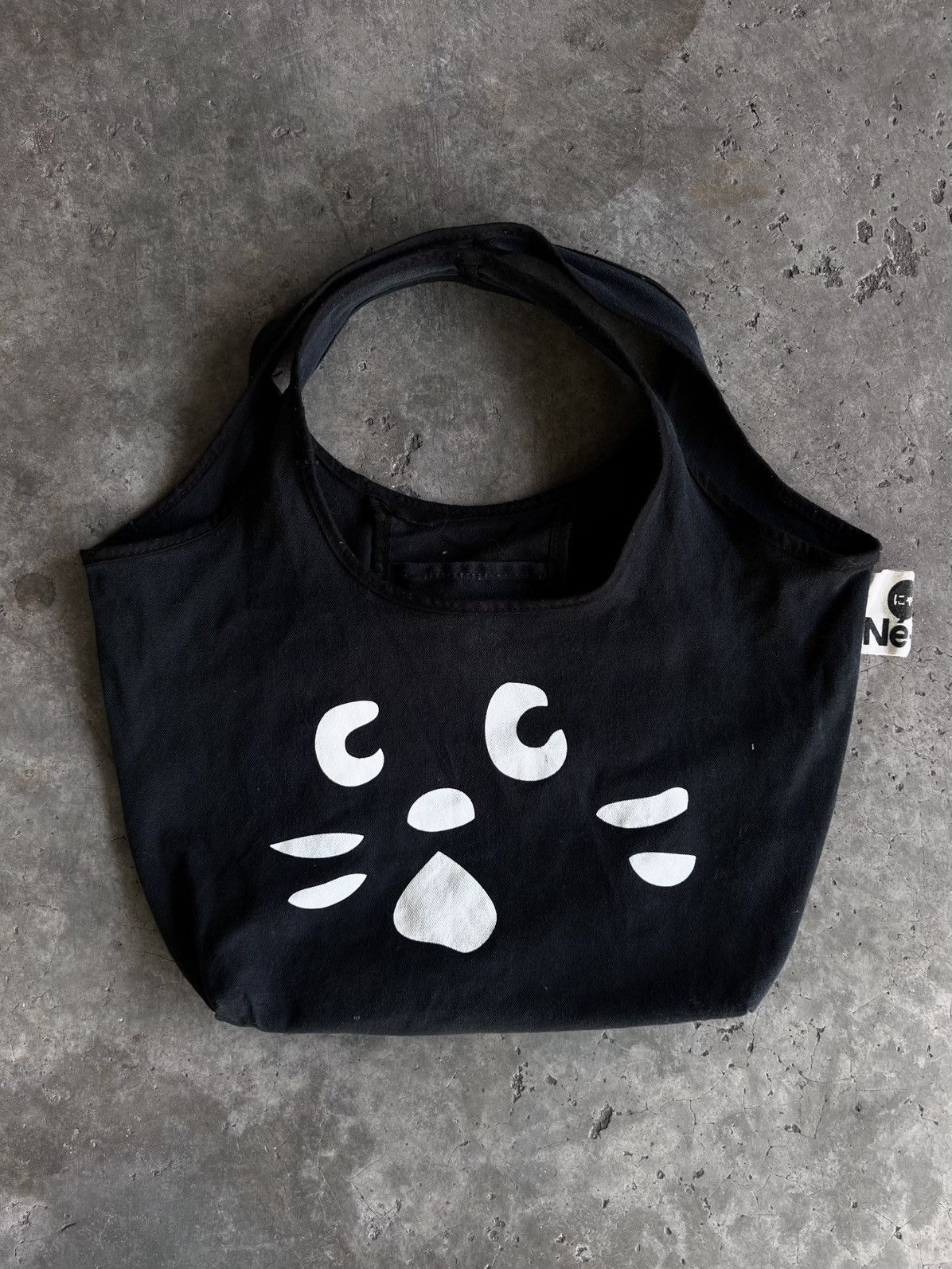 Ne Net Iconic Cat Ne Net Issey Miyake Faded Canvas Shoulder Bag T-Shirts, Hoodie, Sweatshirt | AU16VibeMintTees.com