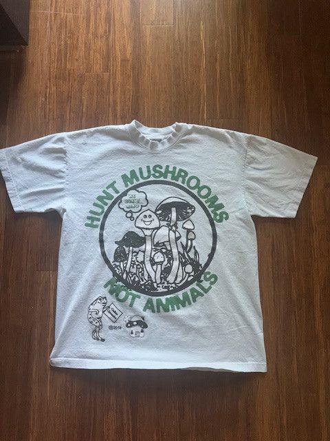 Ceramics Online Ceramics Hunt Mushrooms Tee