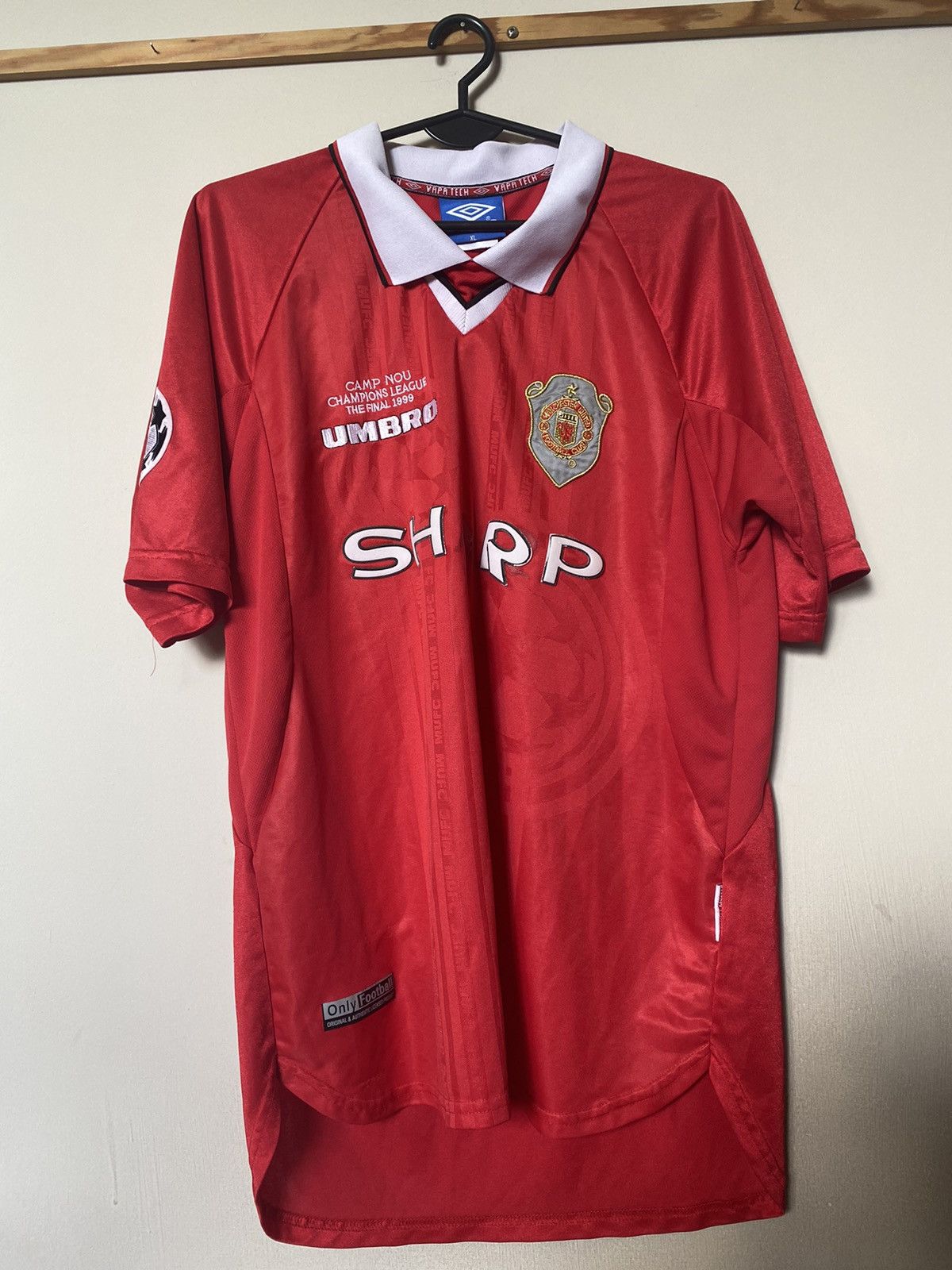 Umbro Vintage Jersey Manchester United F C 1997 T-Shirts, Hoodie, Sweatshirt | FlexRushtees.com