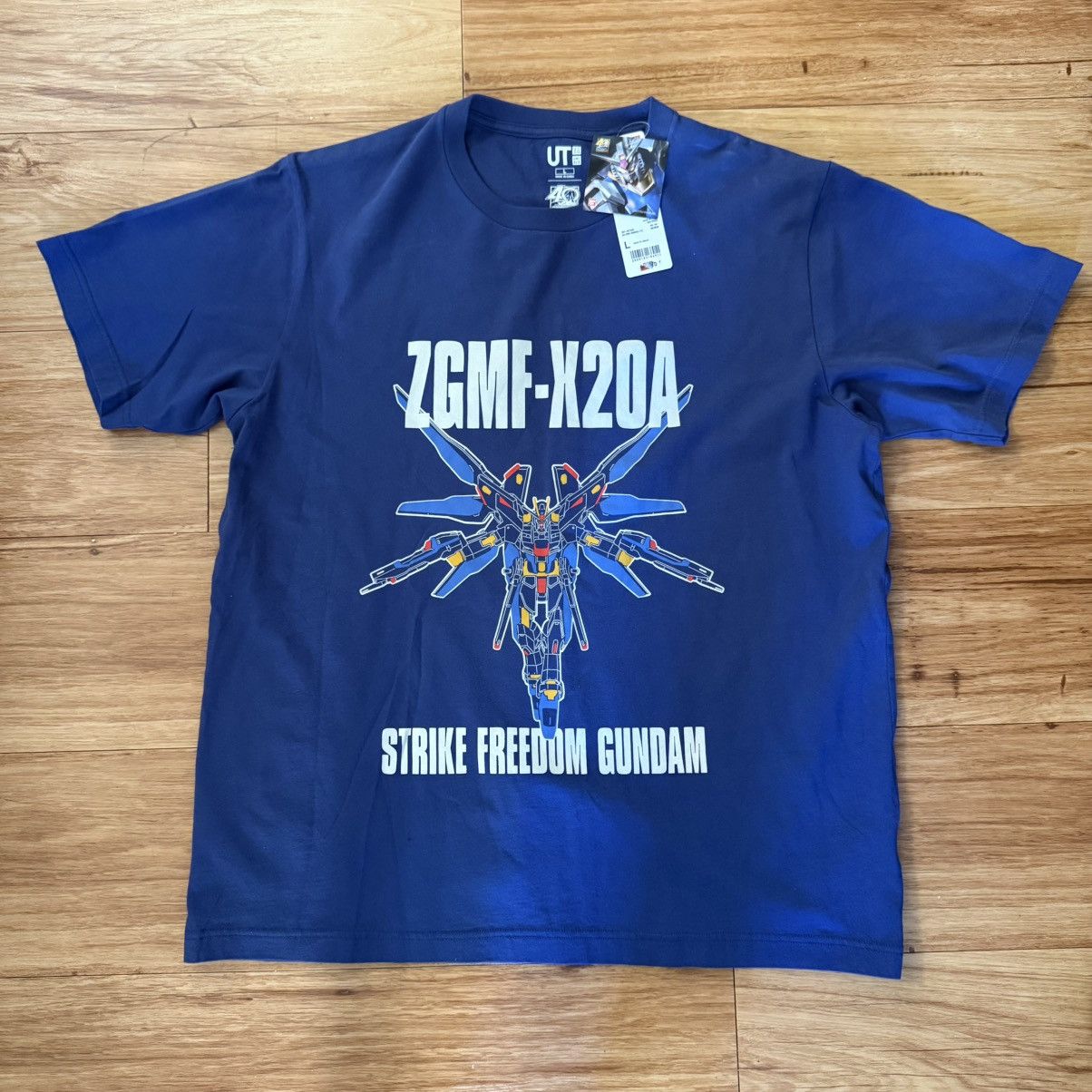 Uniqlo Mobile Suit Gundam Blue T Shirt Men S Size Large Nwt