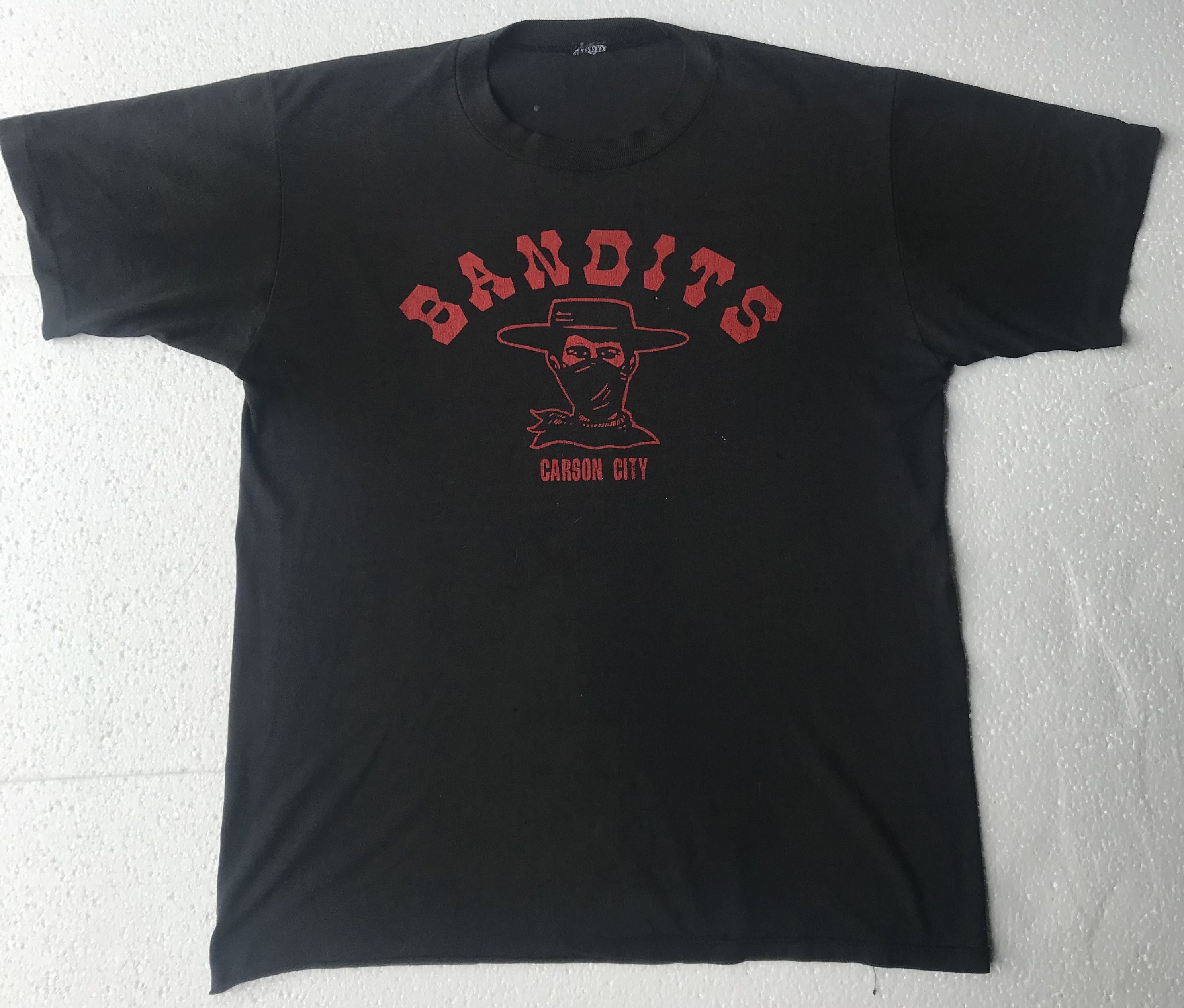 Vintage Bandits Pizza And Lounge Vintage Tee Hoodie, Sweatshirt | FlexRushtees.com