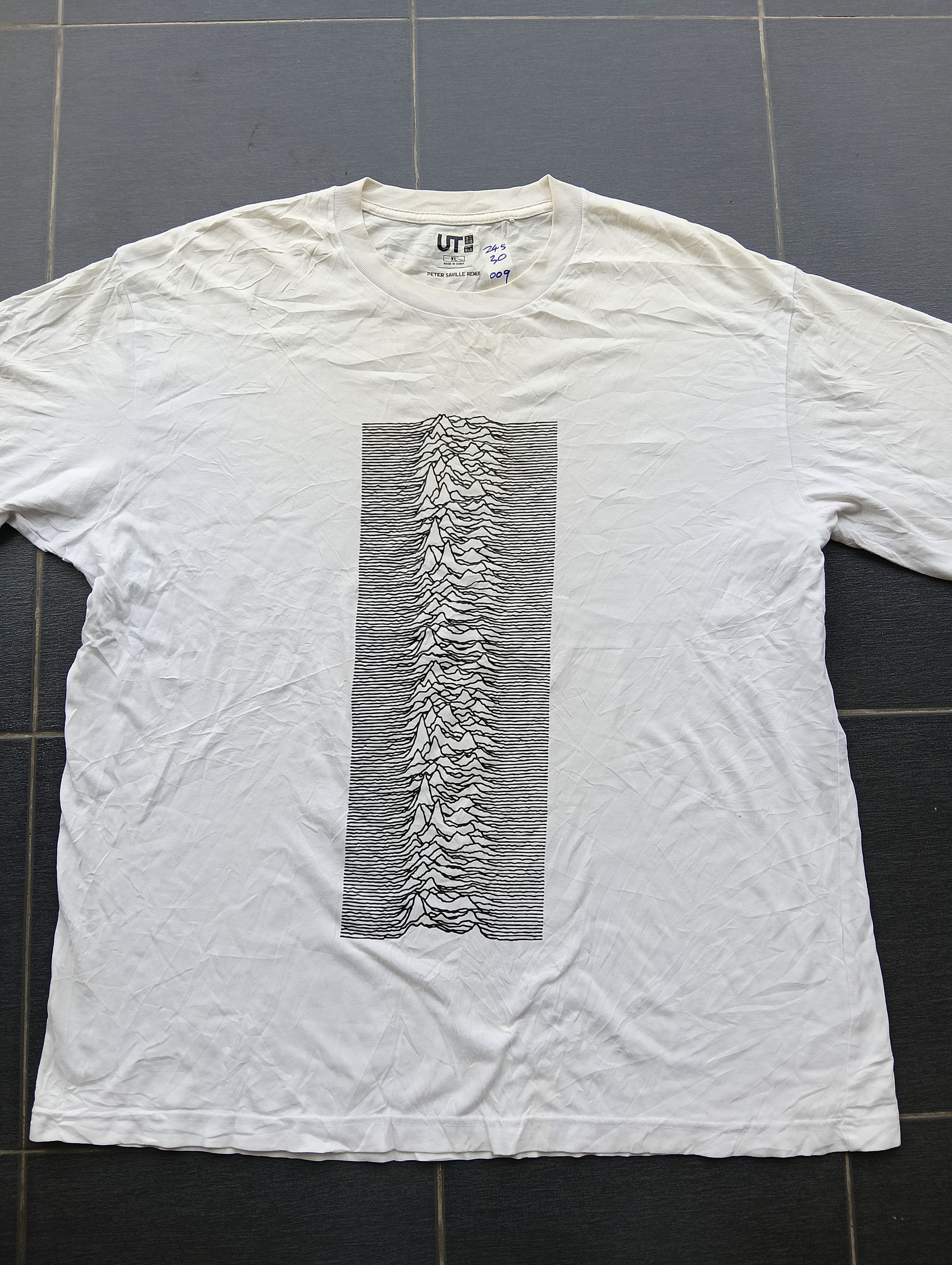 Ut Uniqlo Joy Division Tshirt Big Logo Hoodie, Sweatshirt | FlexRushtees.com