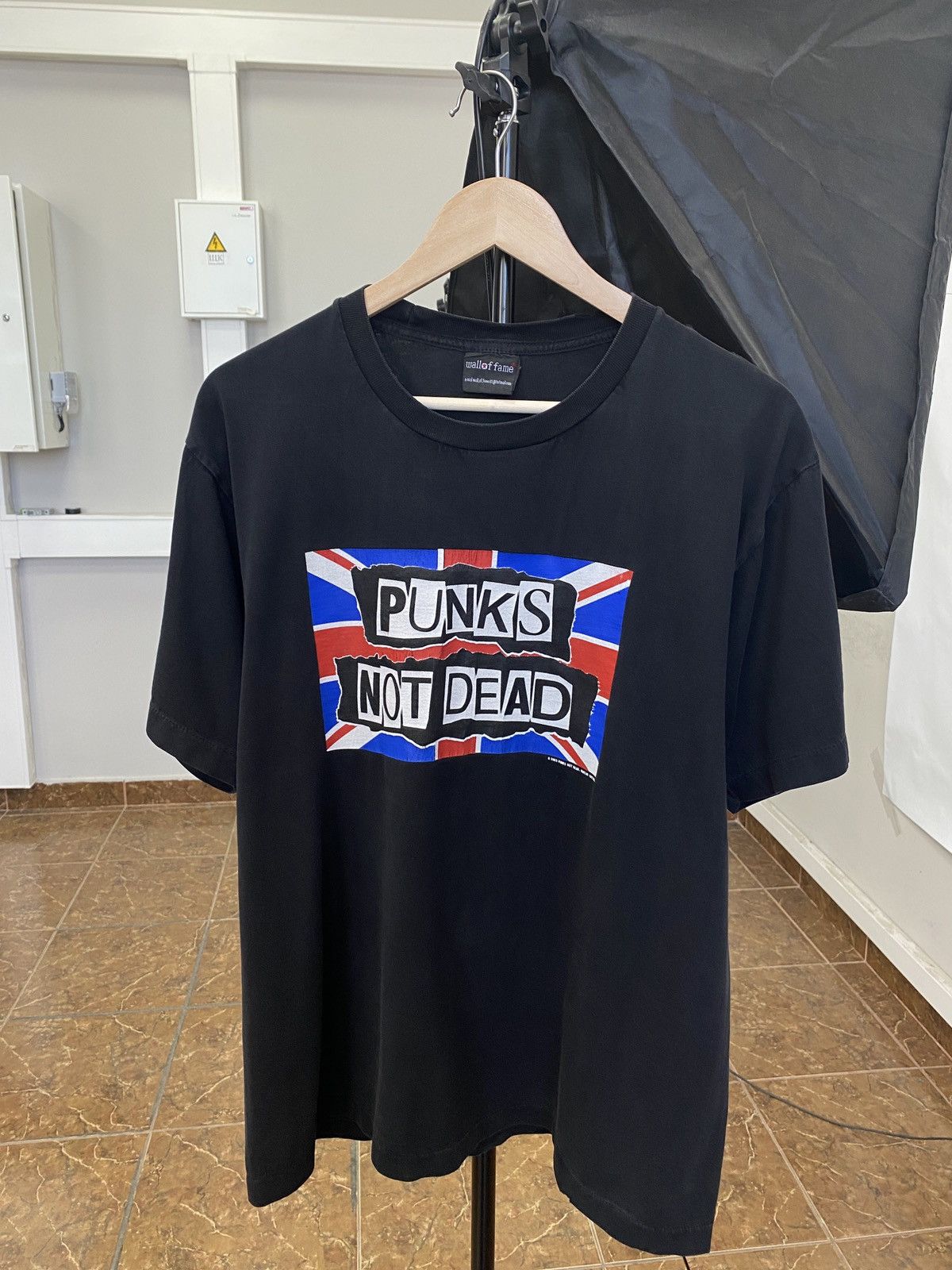 Vintage 2003 Sex Pistols Punk Not Dead Anarchy In The Uk Y2k T-Shirts, Hoodie, Sweatshirt | FlexRushtees.com