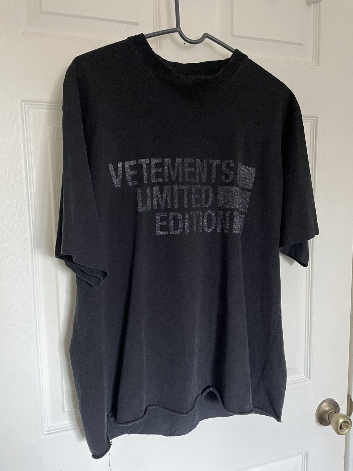 Vetements Fw20 Limited Edition Tee Hoodie, Sweatshirt | FlexRushtees.com