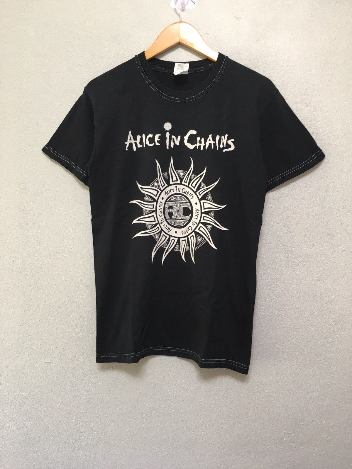 Vintage Alice In Chain Cover Album Tee Hoodie, Sweatshirt | FlexRushtees.com