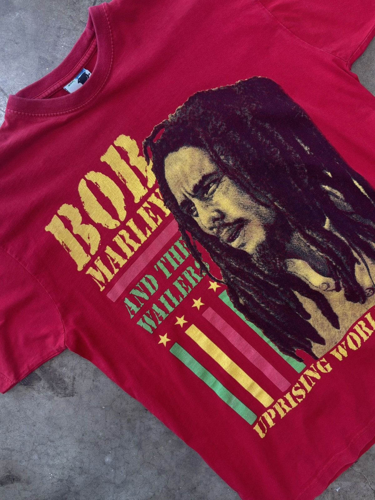 Bob Marley X Vintage Vintage Bob Marley And The Walkers Uprising World Tour Large T-Shirts, Hoodie, Sweatshirt