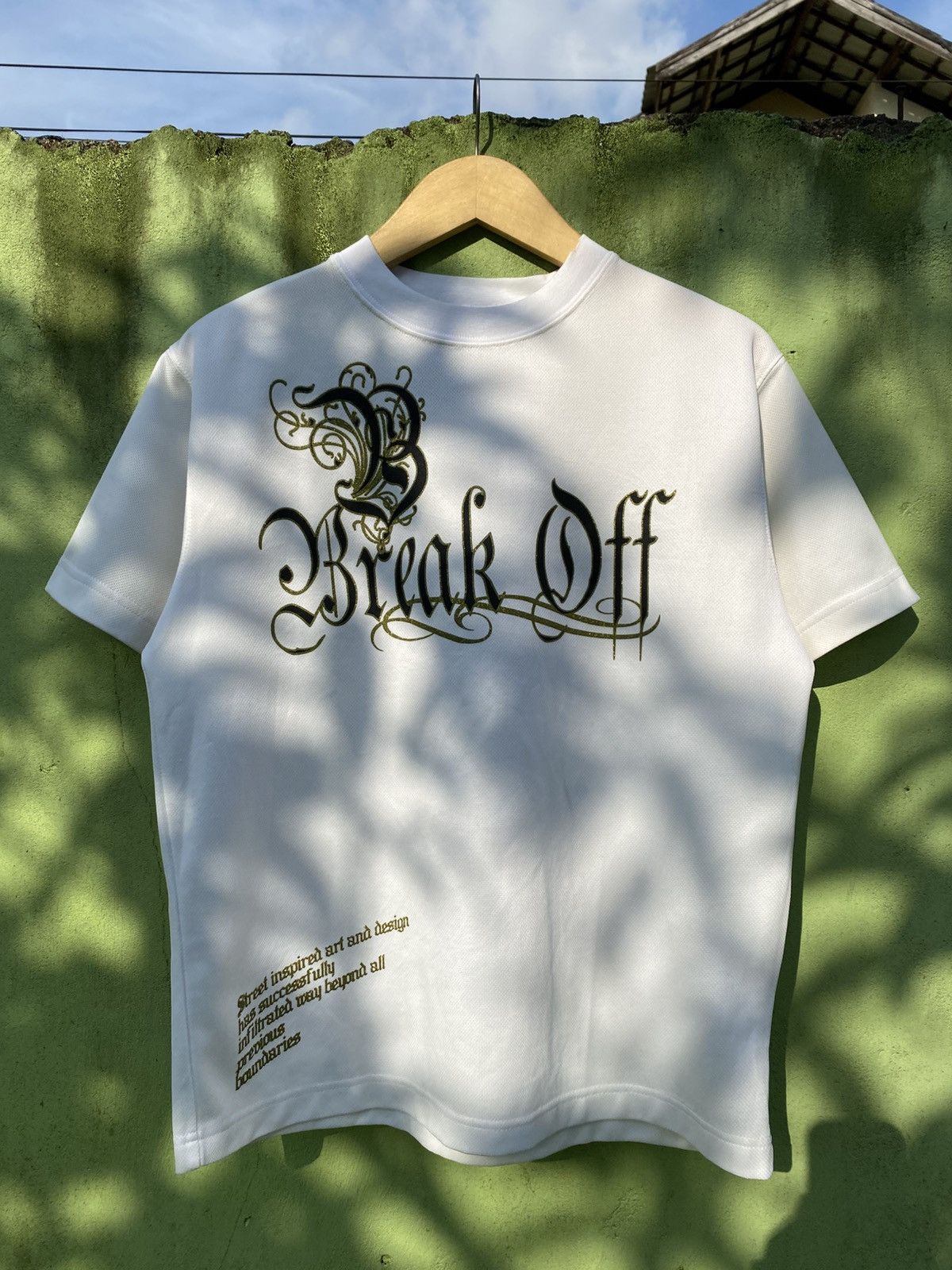 Japanese Brand Break Off Ornamental Gothic Typography Graphic T Shirt White