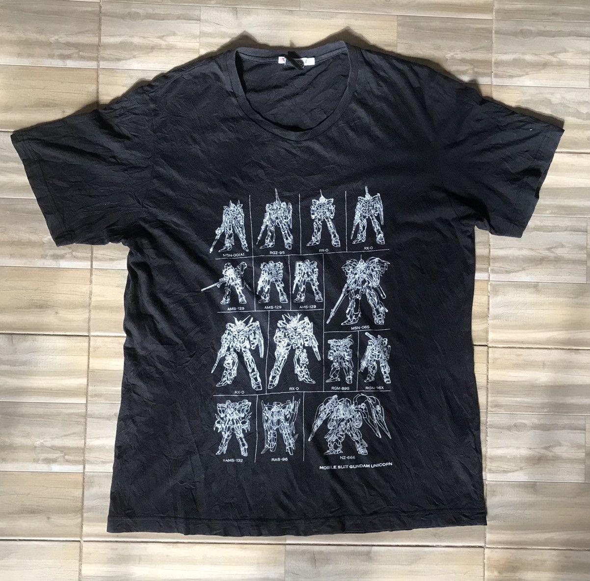 Uniqlo Gundam Illustrations Series