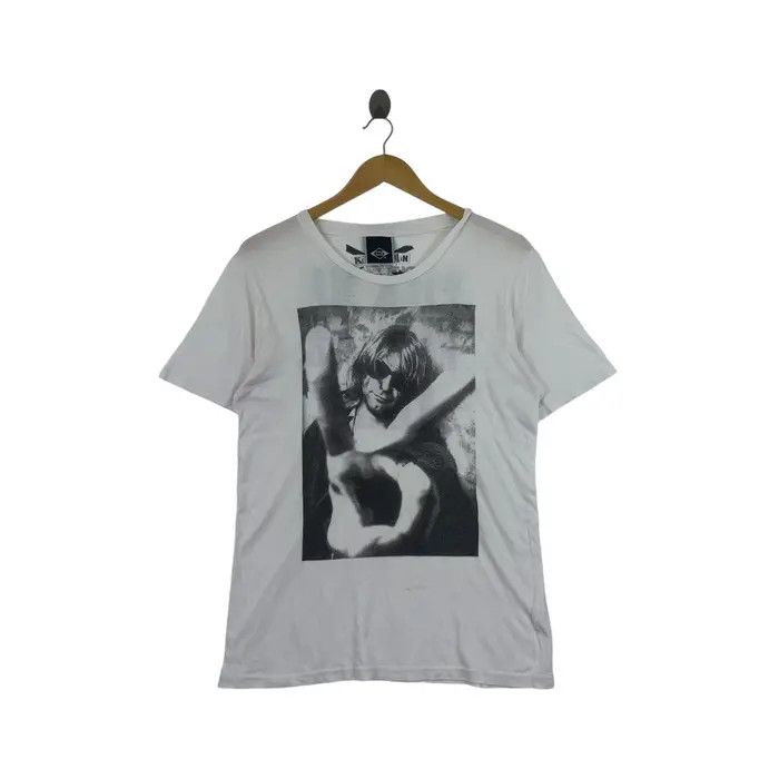 Kurt Cobain 2007 Photography Tee Shirt Hoodie, Sweatshirt | FlexRushtees.com