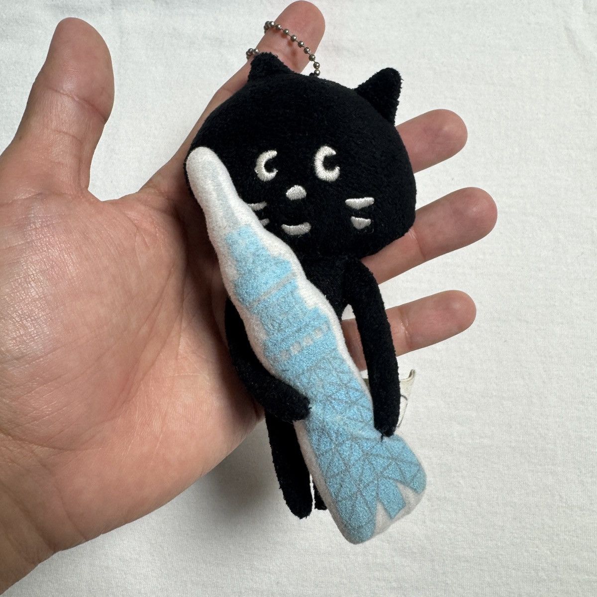 Net Ne Net Nya Cat Tokyo Solamachi Plush Keychain Issey Miyake T-Shirts, Hoodie, Sweatshirt | AU16VibeMintTees.com