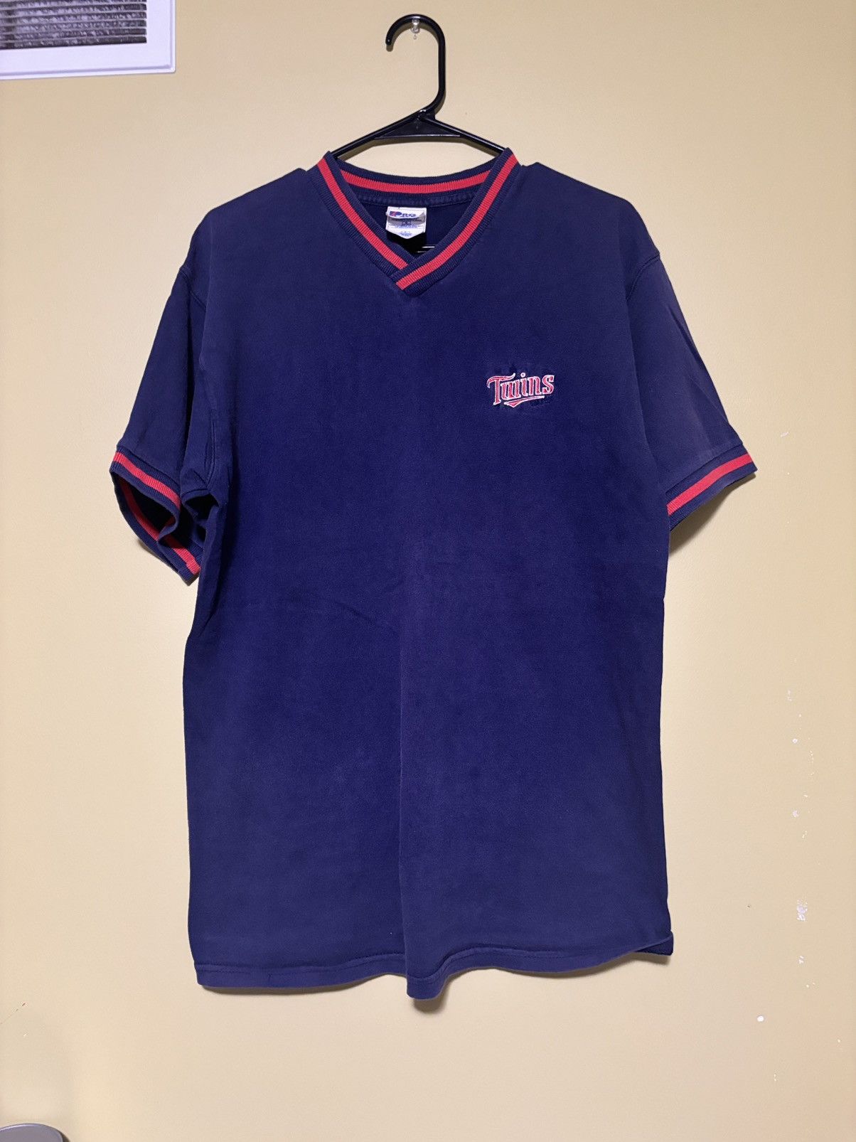 Vintage 1993 Minnesota Twins Baseball T Shirt Mens Size L Hoodie, Sweatshirt | FlexRushtees.com