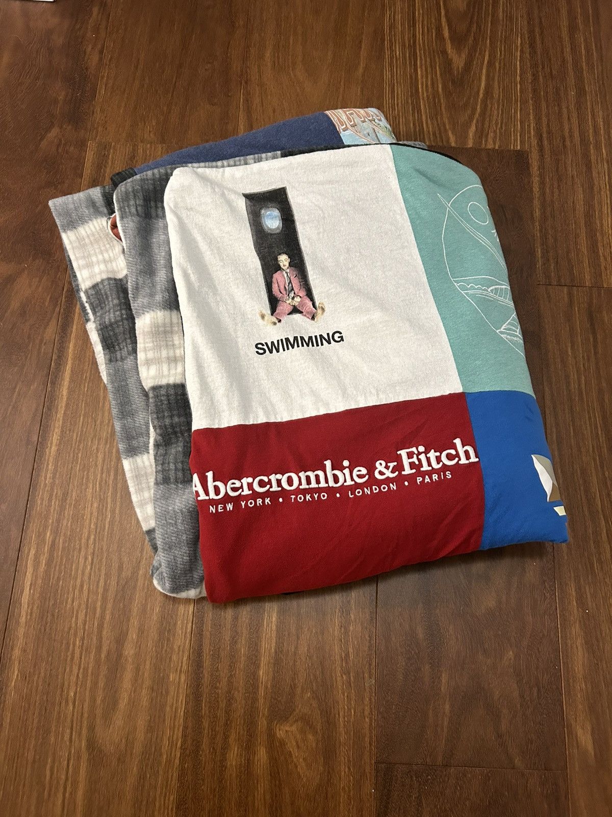 Vintage Custom T Shirt Blanket Hand Made Hoodie, Sweatshirt | FlexRushtees.com
