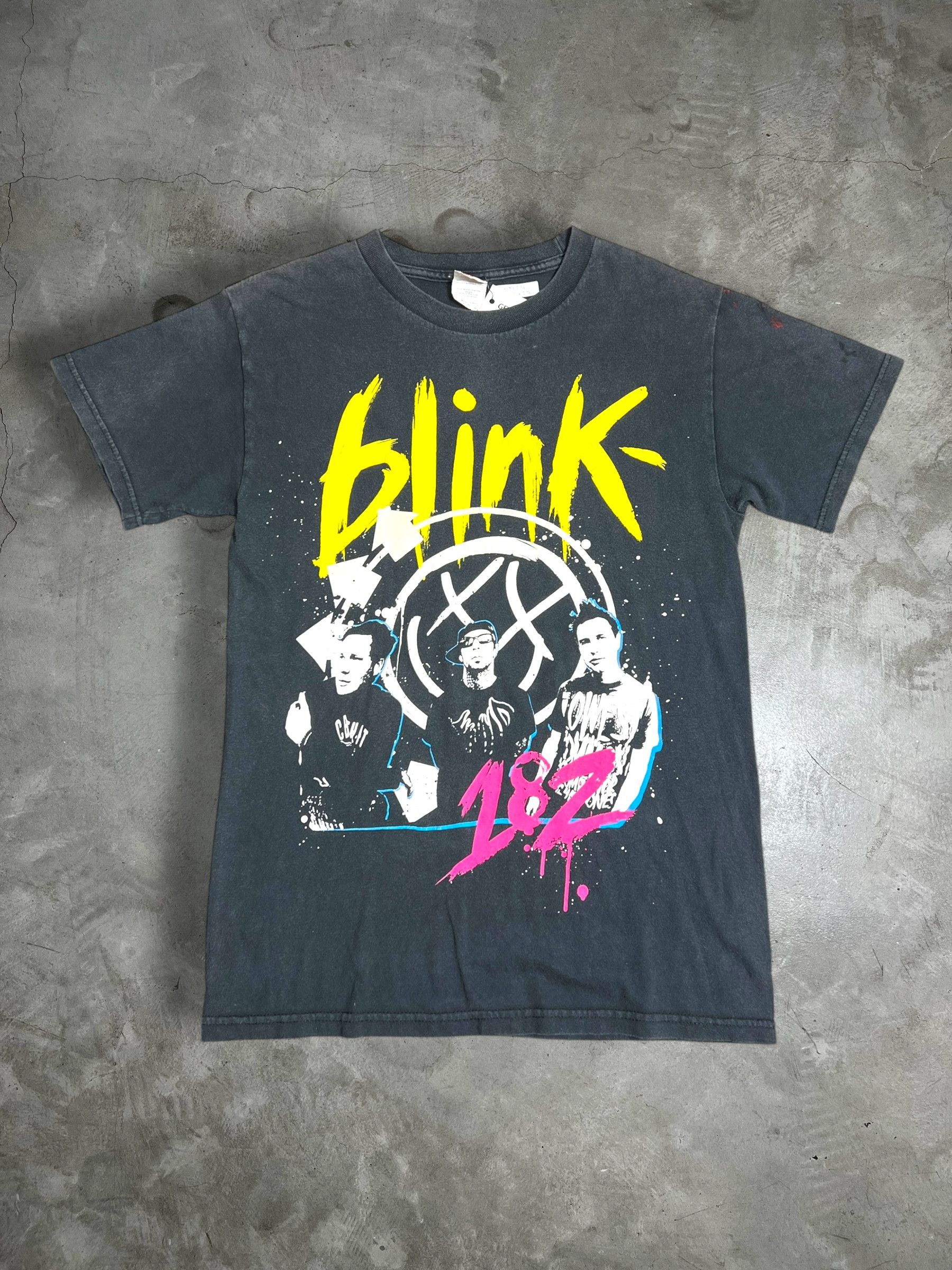 Band Tees Blink 182 Summer 2009 Graphic Tour Tee S Gtme616 Hoodie, Sweatshirt | FlexRushtees.com