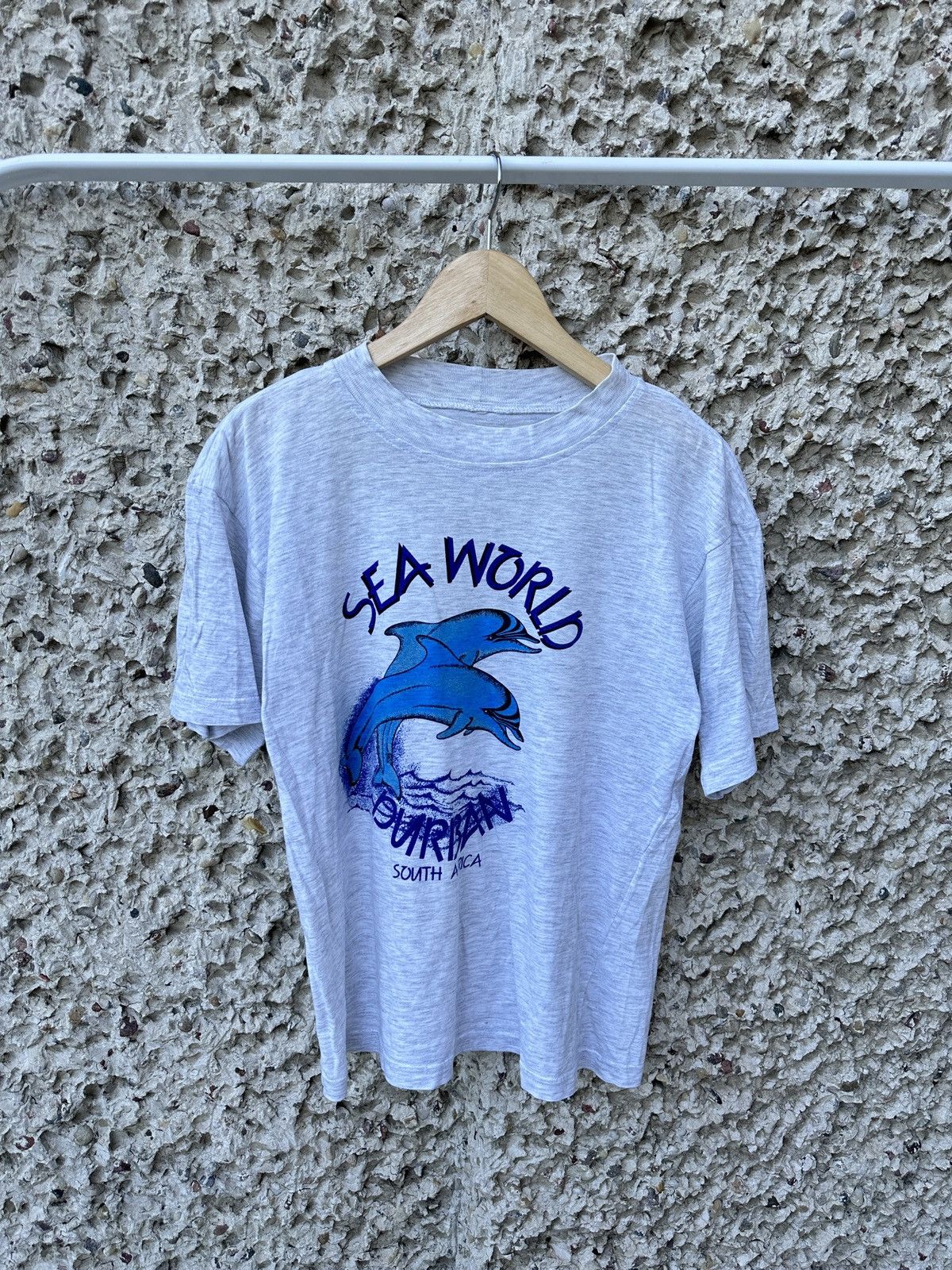 Vintage Sea World Art Animal Dolphins Ocean Tee T Shirt