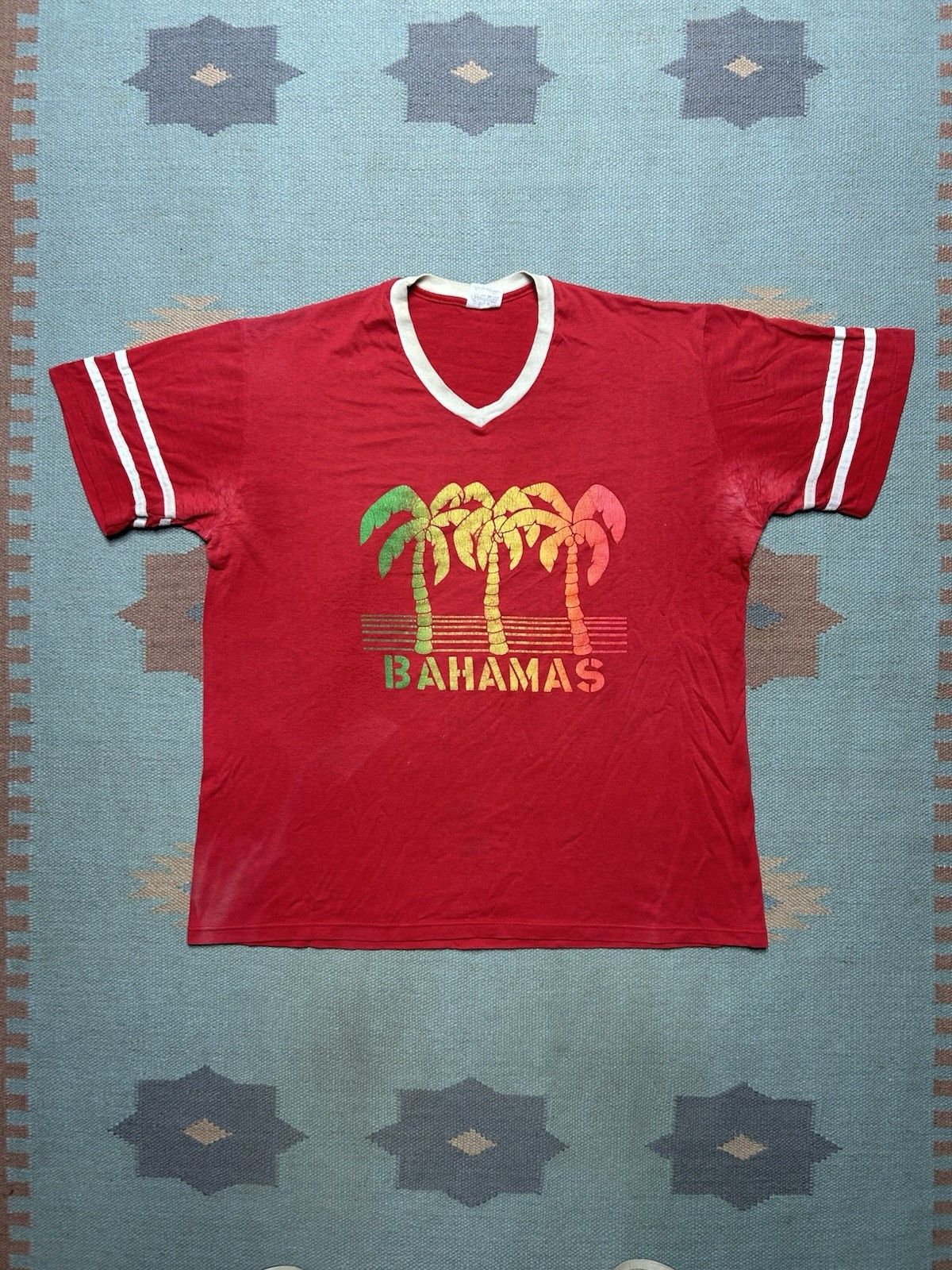 Vintage Vtg 70s Graphic T Shirt Bahamas Rainbow Soft Beach V Neck Xl