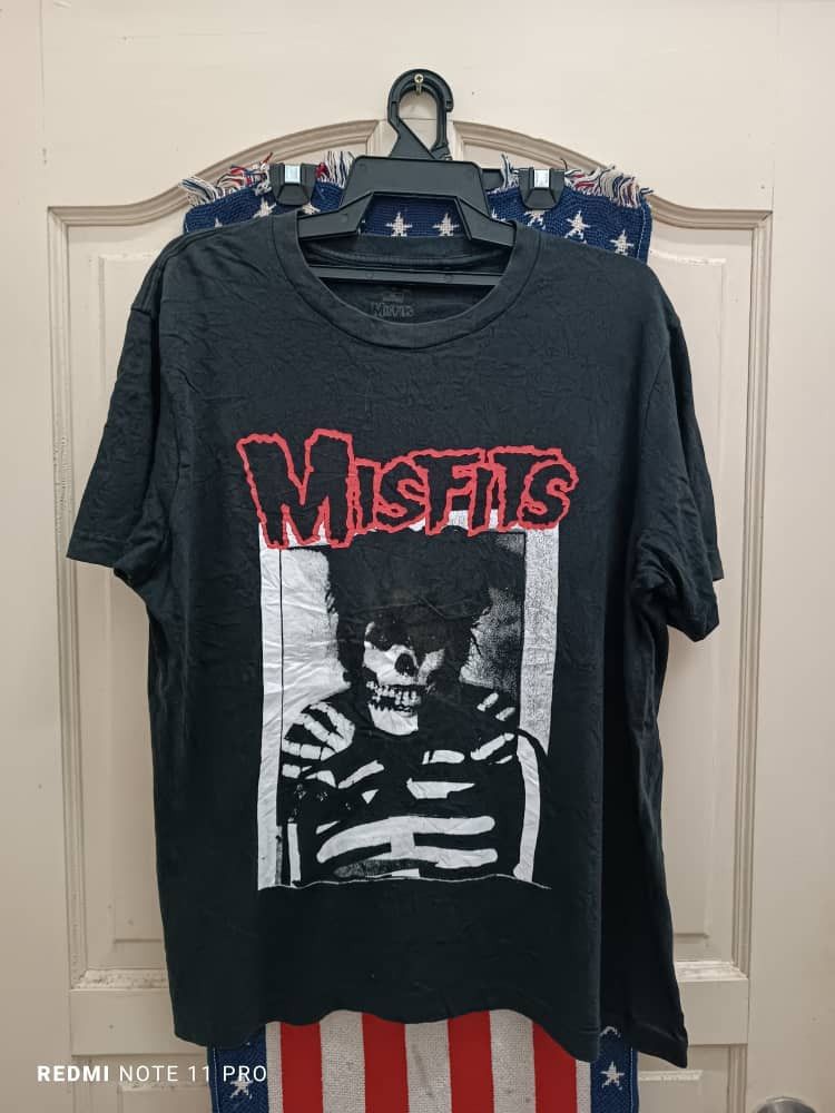 Uniqlo X Misfits T-Shirts, Hoodie, Sweatshirt | FlexRushtees.com