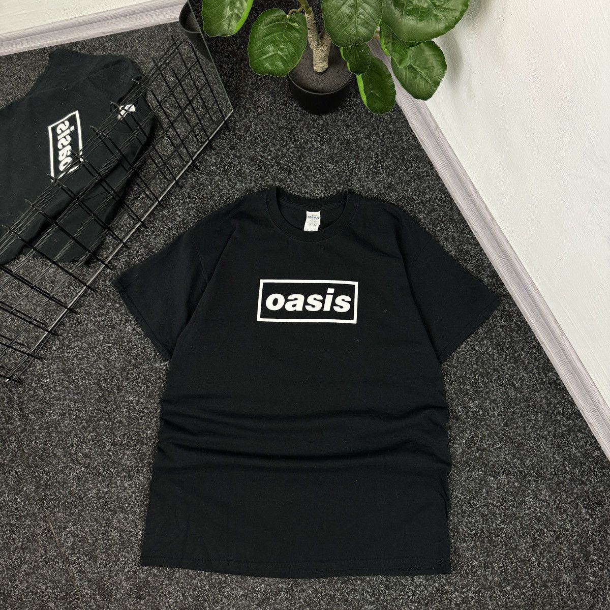 Band Tees 2000 S Vintage Oasis Definitely Maybe Logo Graphic T Shirt Hoodie, Sweatshirt | FlexRushtees.com