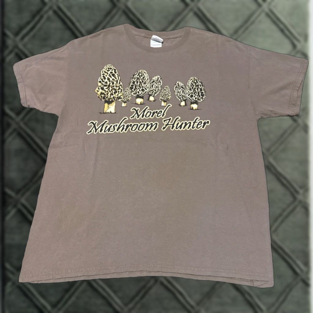 Gildan Vintage Morel Mushroom Hunter Shroom Nature Botany Y2k T Shirt Purple Large Mens Regular T Sh