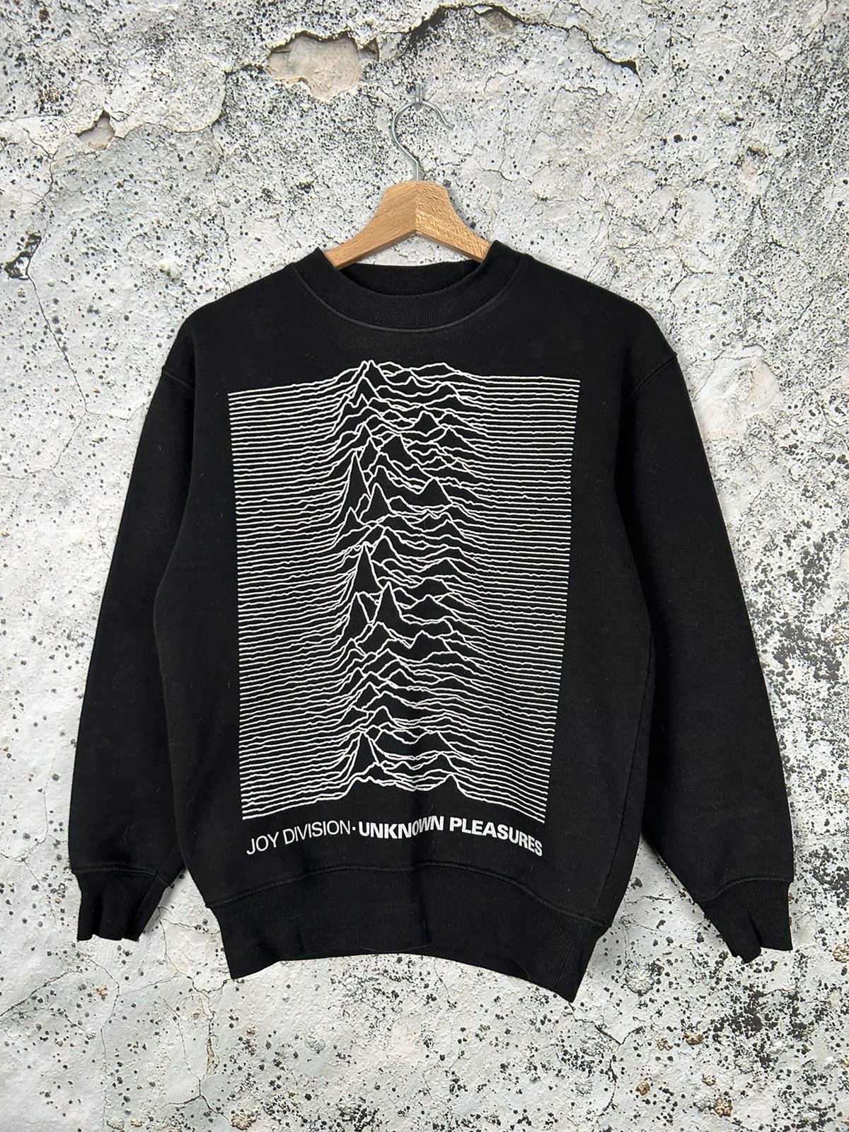 Vintage Joy Division Unknown Pleasures Rock Band Crewneck T-Shirts, Hoodie, Sweatshirt | FlexRushtees.com