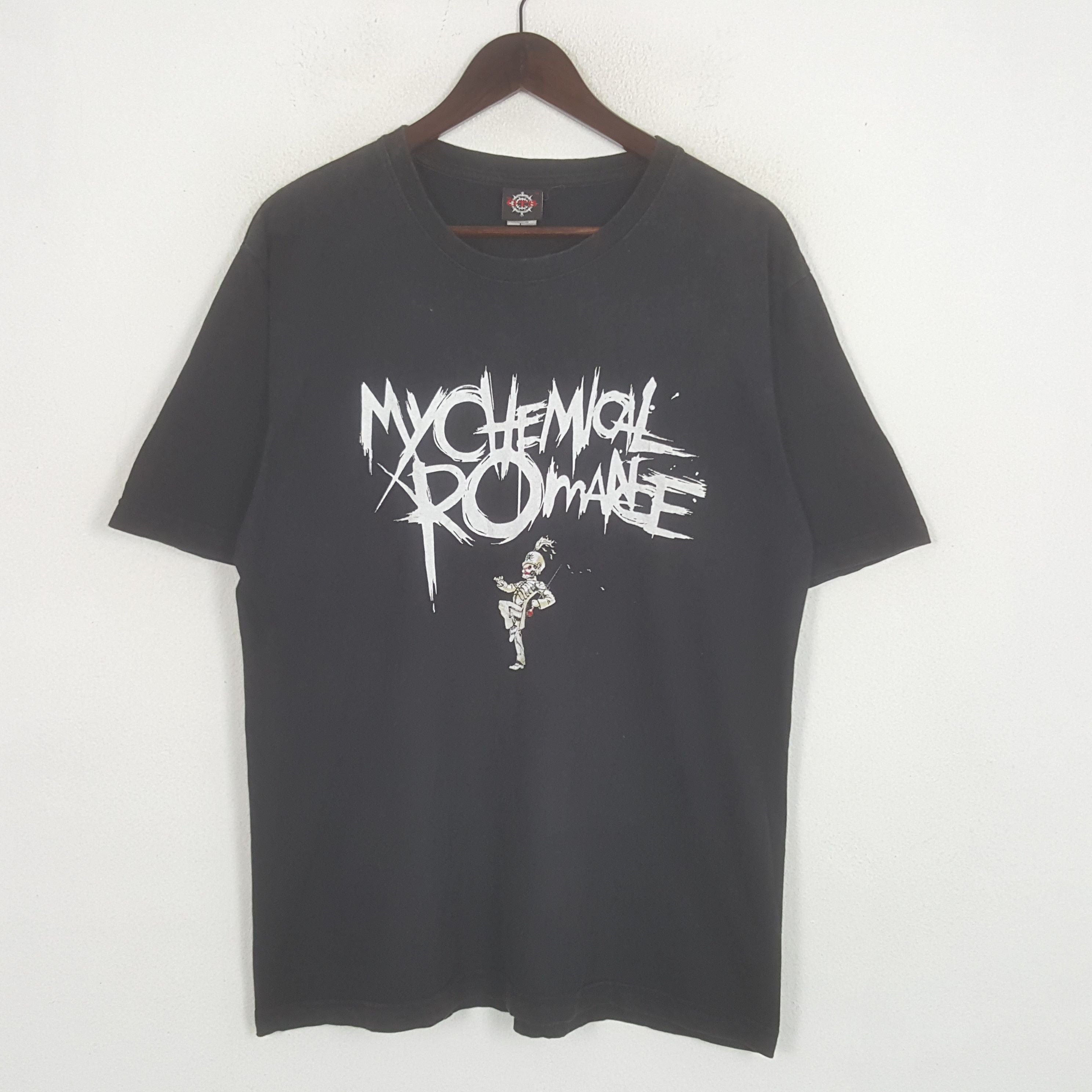 My Chemical Romance X Vintage Vintage Mcr My Chemical Romance The Black Parade Tshirt Hoodie, Sweatshirt | FlexRushtees.com