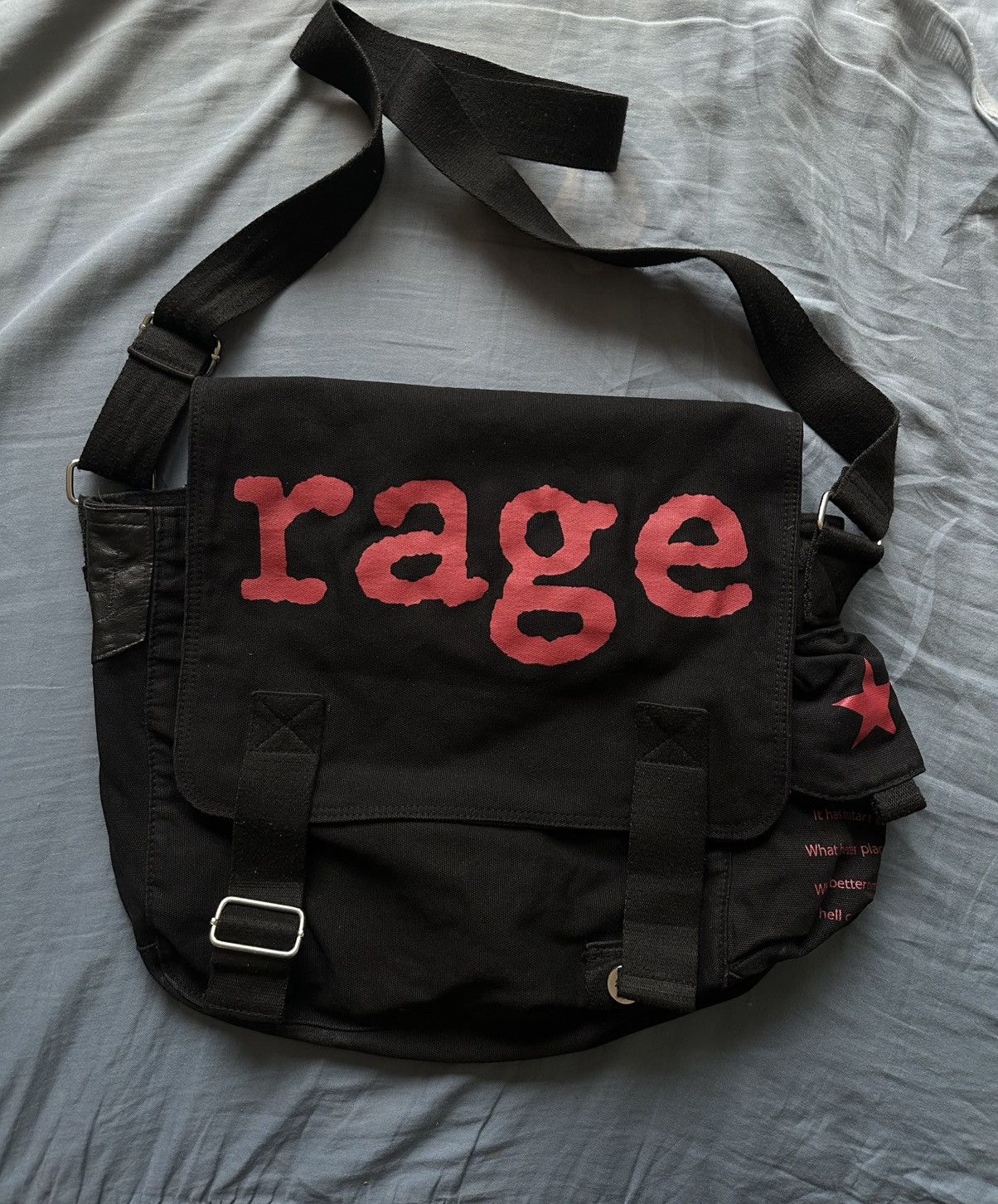 Rage Against The Machine Rage Against The Machine Vintage Giant 2007 Bag T-Shirts, Hoodie, Sweatshirt | AU16VibeMintTees.com