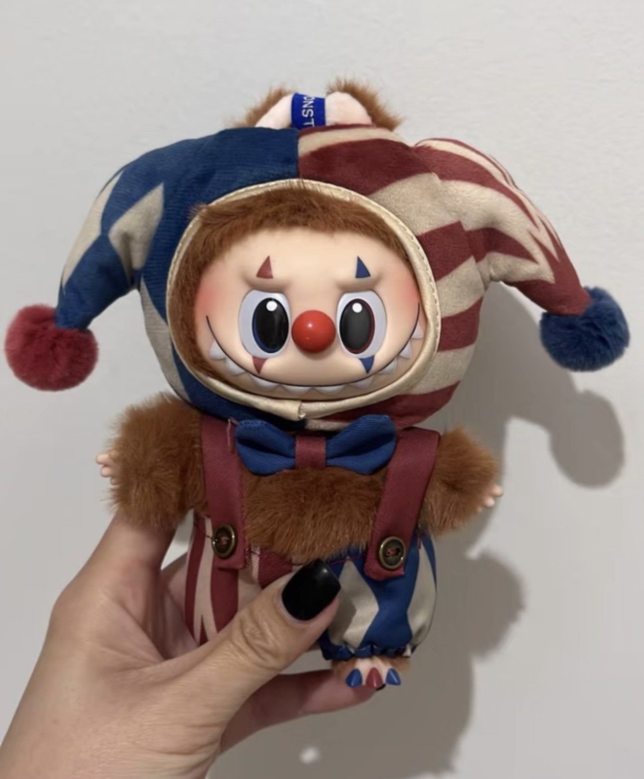 Mart Pop Mart Halloween Series Juggling Clown Labubu