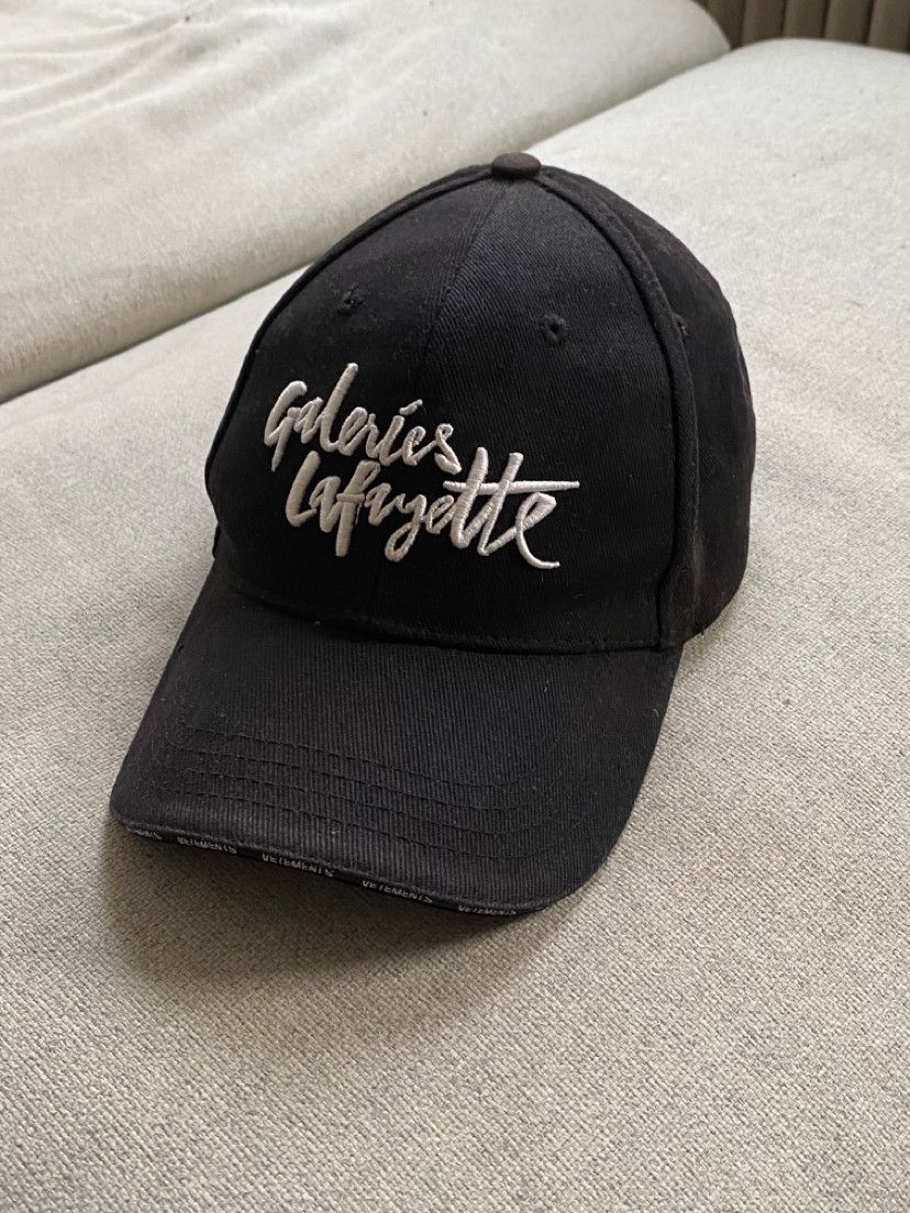Vetements Ss17 Galeries Lafayette Cap T-Shirts, Hoodie, Sweatshirt | FlexRushtees.com