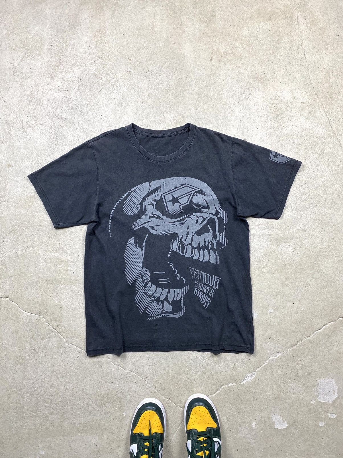 Band Tees Rare Vintage 2000 S Famous Stars And Straps Scull T Shirt Hoodie, Sweatshirt | FlexRushtees.com