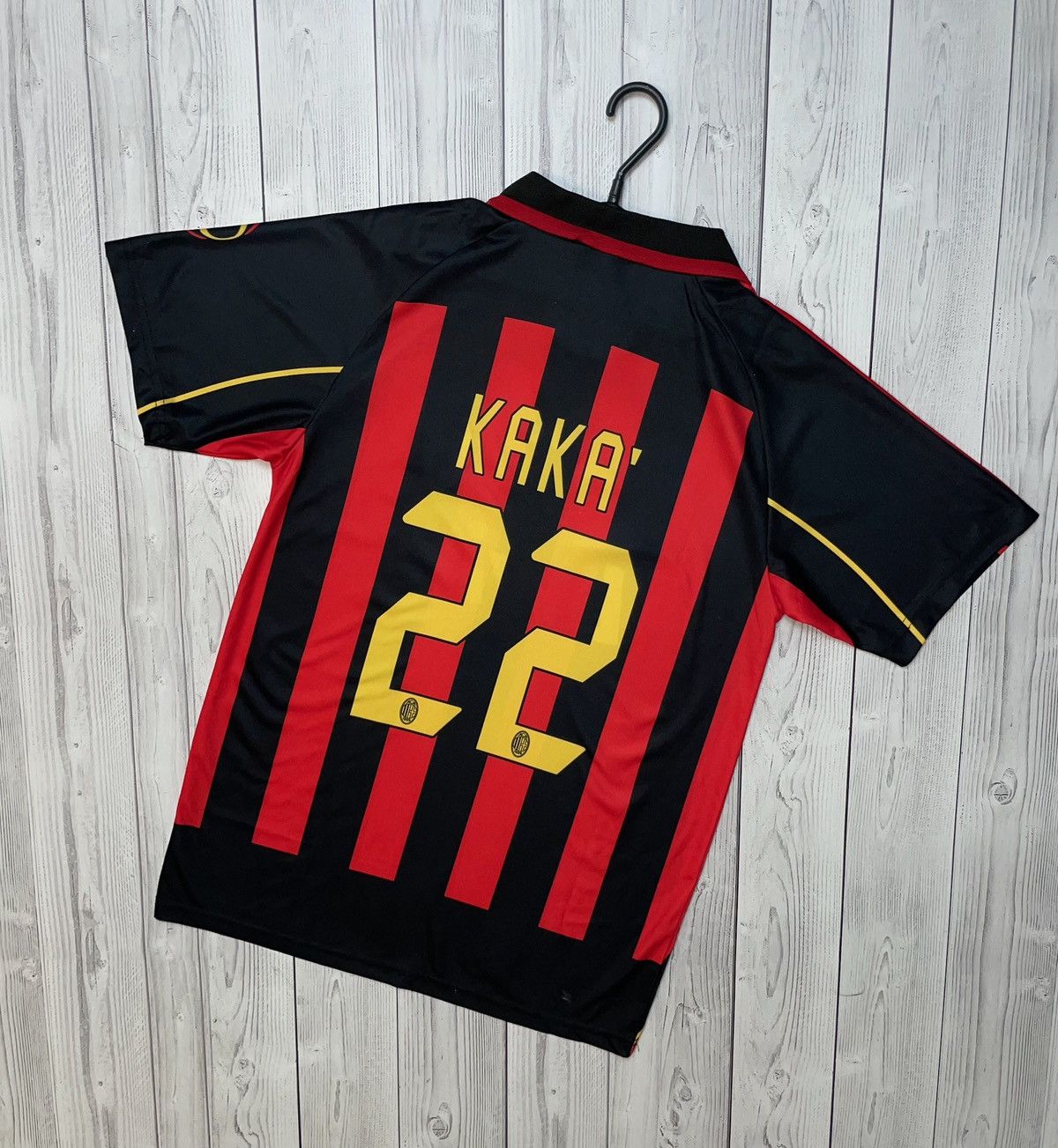 Vintage Ac Milan 22 Kaka Soccer Tee Size L Hoodie, Sweatshirt | FlexRushtees.com