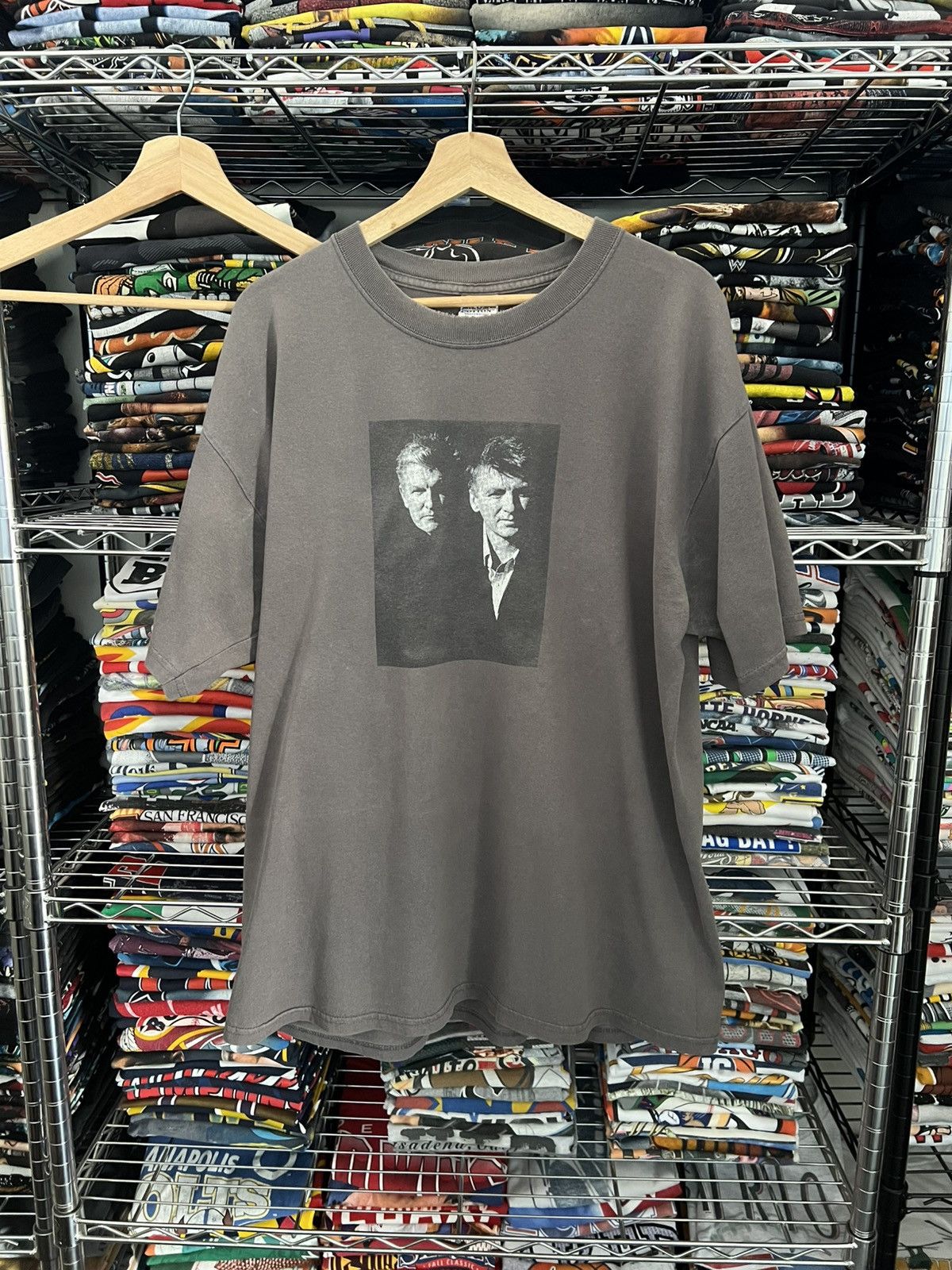Band Tees 2005 The Finn Brothers Everyone Is Here Tour Tee Hoodie, Sweatshirt | FlexRushtees.com