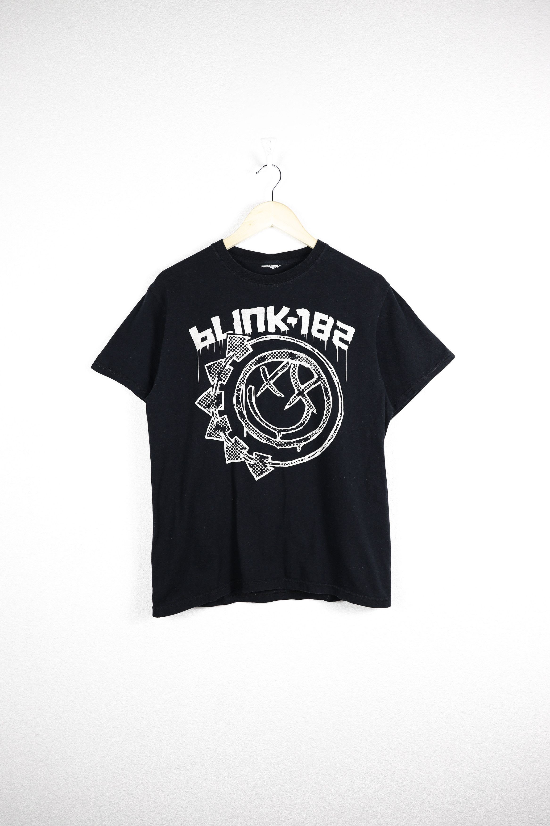 Vintage Blink 182 Band Merch Graphic Tee T Shirt 90s Y2k Hoodie, Sweatshirt | FlexRushtees.com