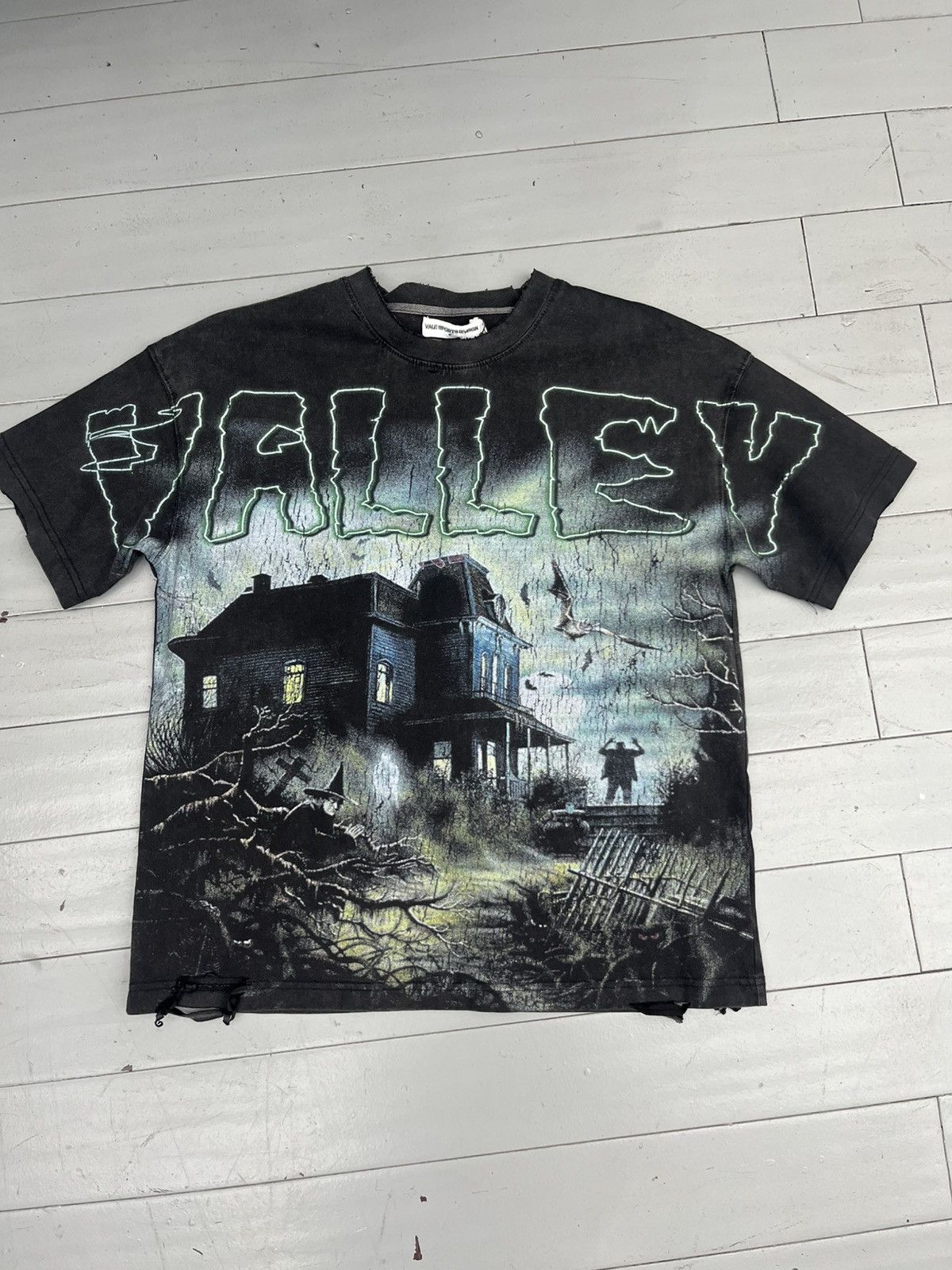 Vale Horror Black Tee Size S Hoodie, Sweatshirt | FlexRushtees.com