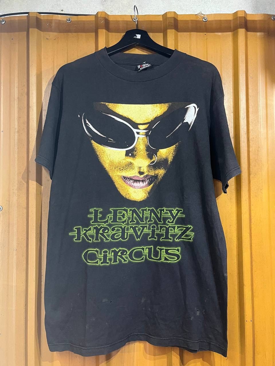 Giant Vintage 1995 Lenny Kravit Circus T-Shirts, Hoodie, Sweatshirt | FlexRushtees.com