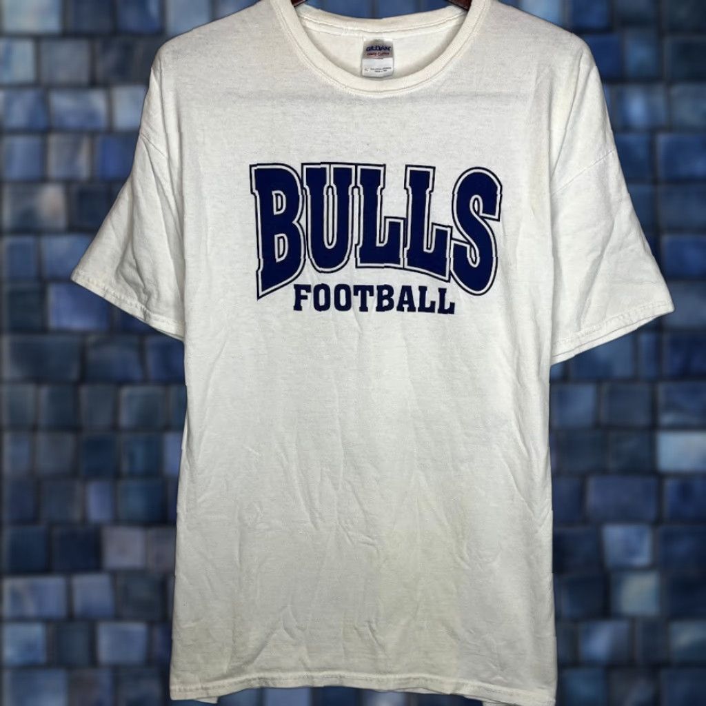 Vintage Gildan Bulls Football T Shirt Men S Xl White Graphic Tee 2020s Sports City Retro Hoodie, Sweatshirt