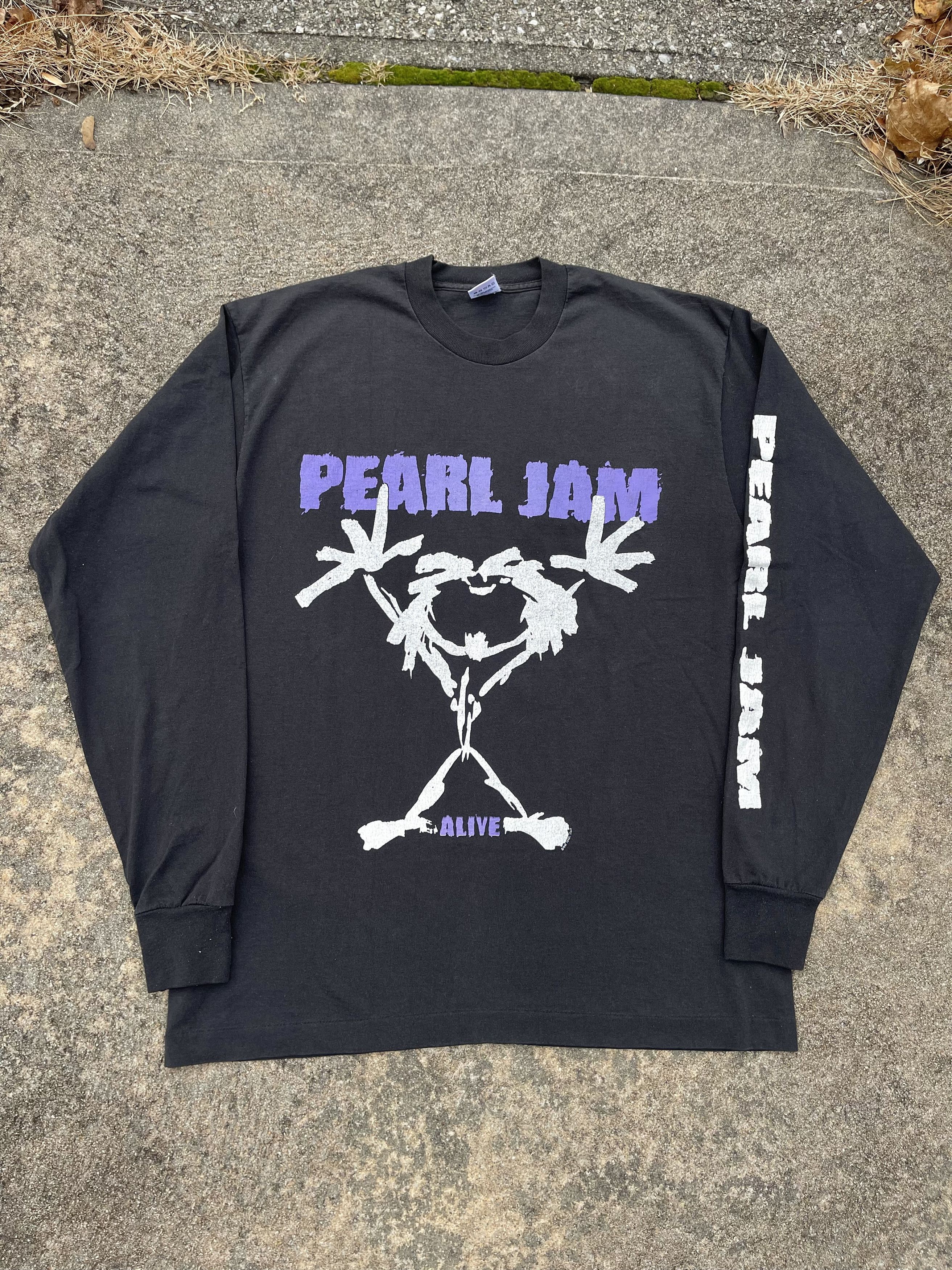 Vintage 1992 Pearl Jam Alive Tour Rock Band Long Sleeve T Shirt Hoodie, Sweatshirt | AU16VibeMintTees.com