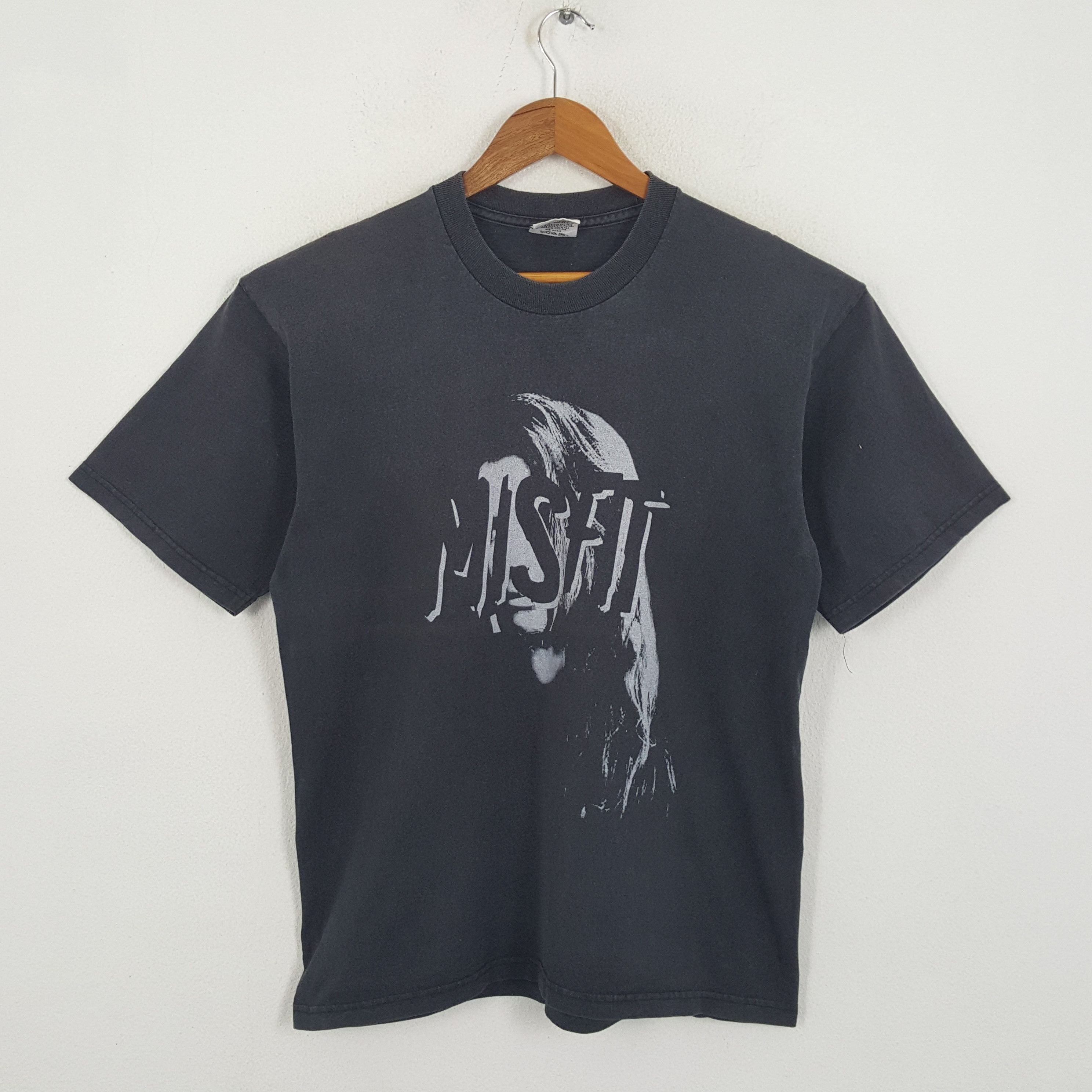 Vintage Misfits American Punk Rock Band T Shirts Hoodie, Sweatshirt | FlexRushtees.com