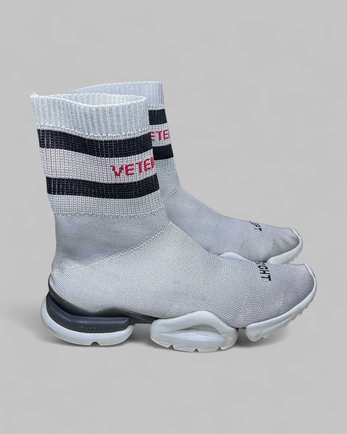 Vetements X Reebok Instapump Fury Sock Cn3309 T-Shirts, Hoodie, Sweatshirt | FlexRushtees.com