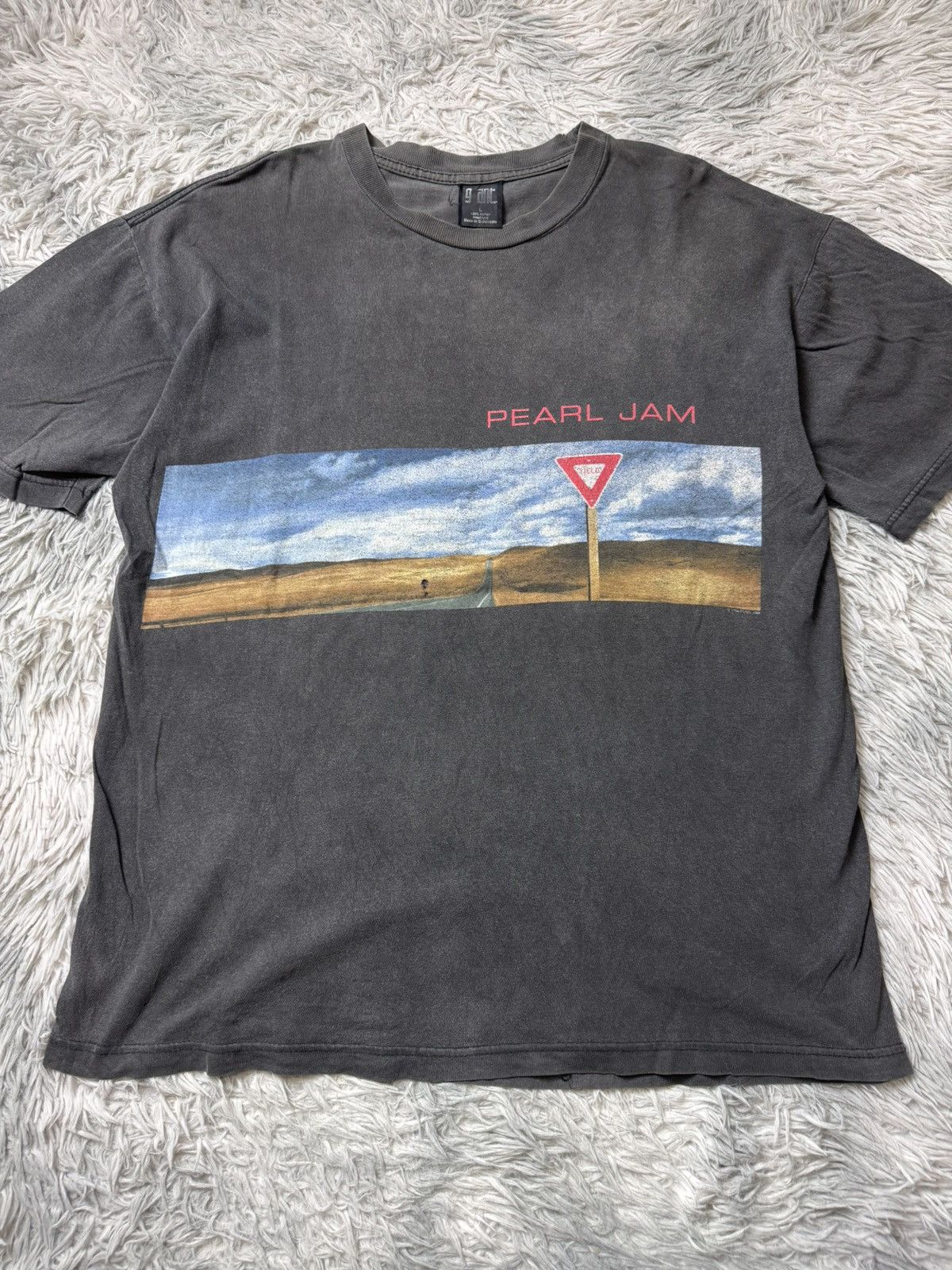 Vintage Vtg Pearl Jam Yield 1998 T-Shirts, Hoodie, Sweatshirt | FlexRushtees.com